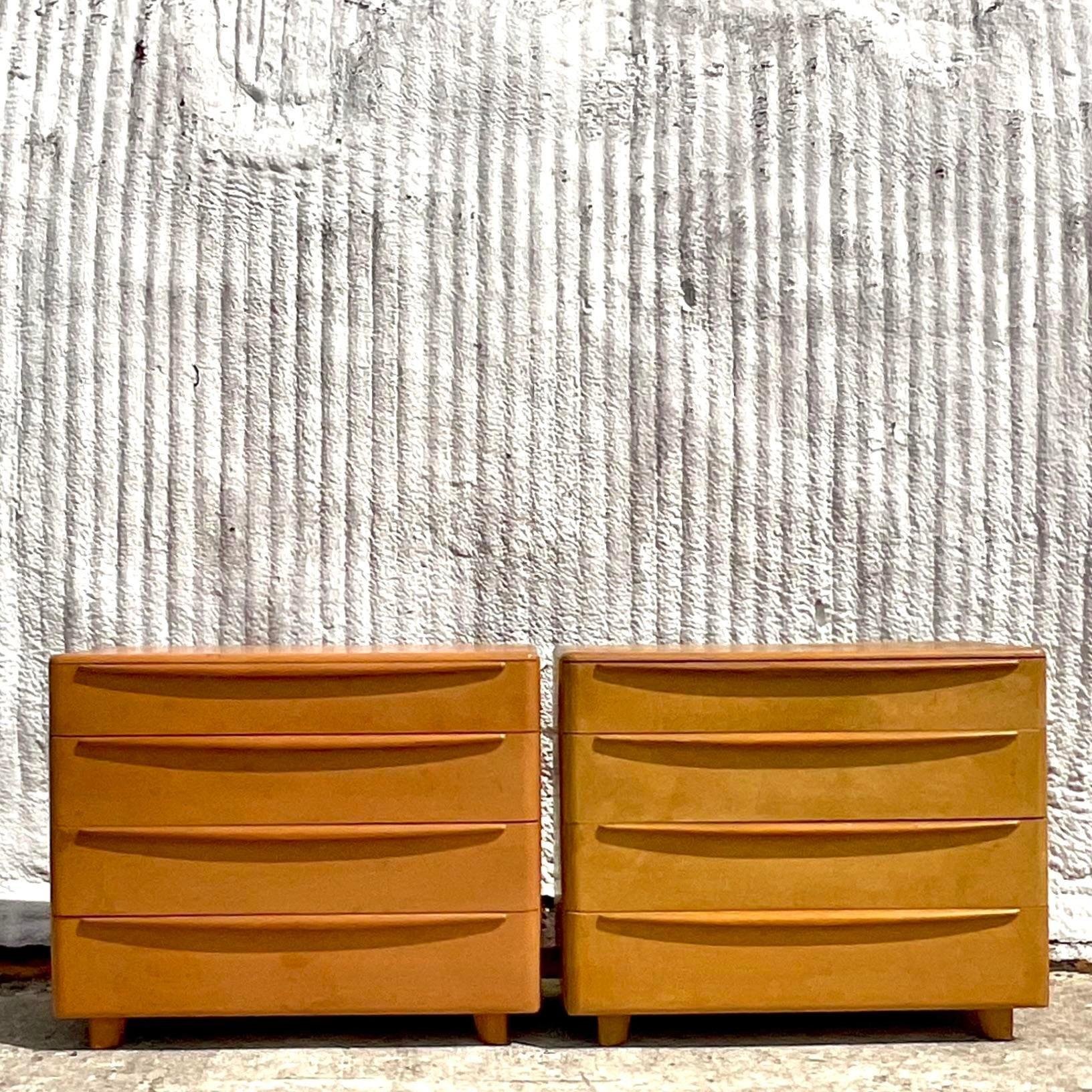 20ième siècle Paire de tiroirs à air vintage Heywood Wakefield du milieu du 20e siècle en vente