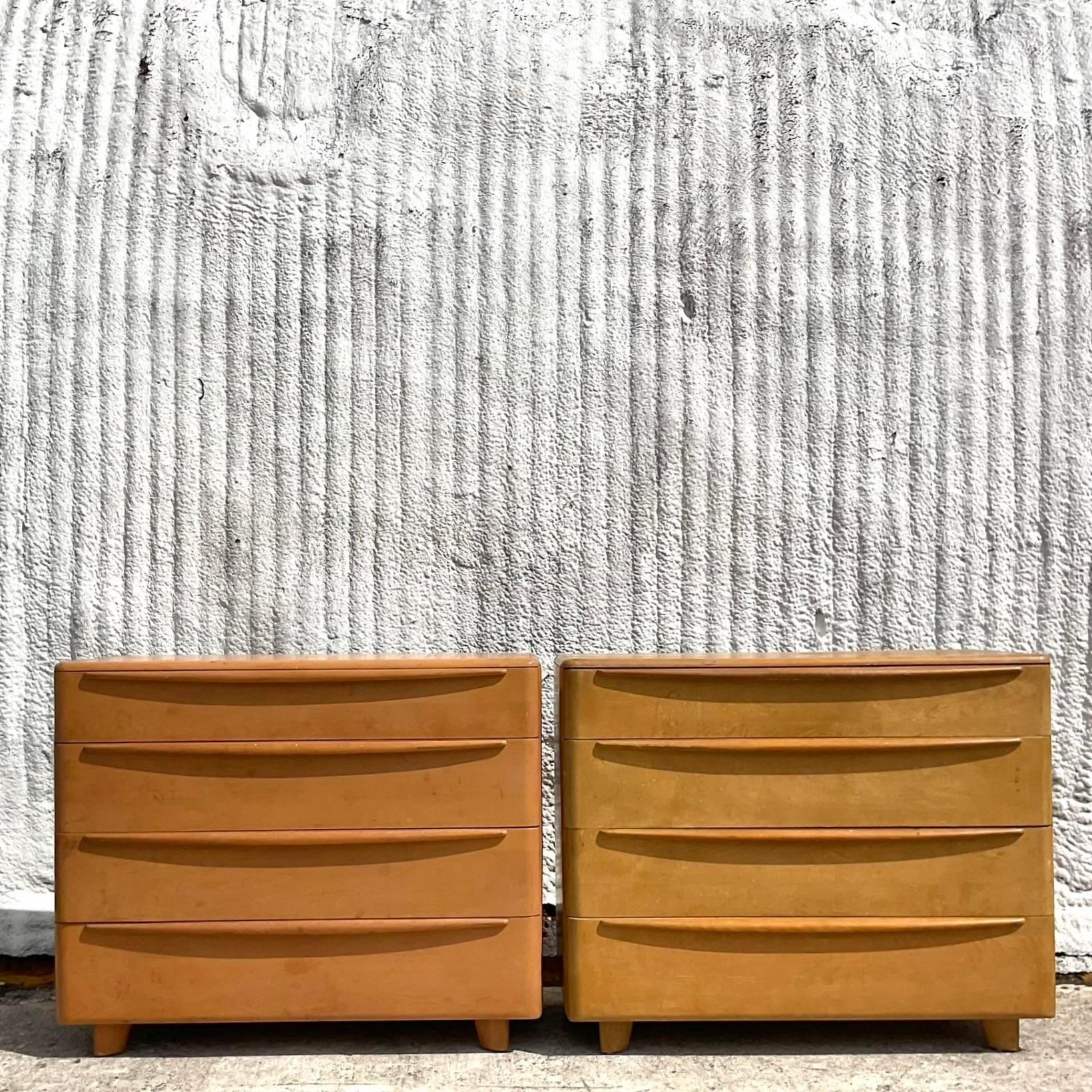 Paire de tiroirs à air vintage Heywood Wakefield du milieu du 20e siècle en vente 1
