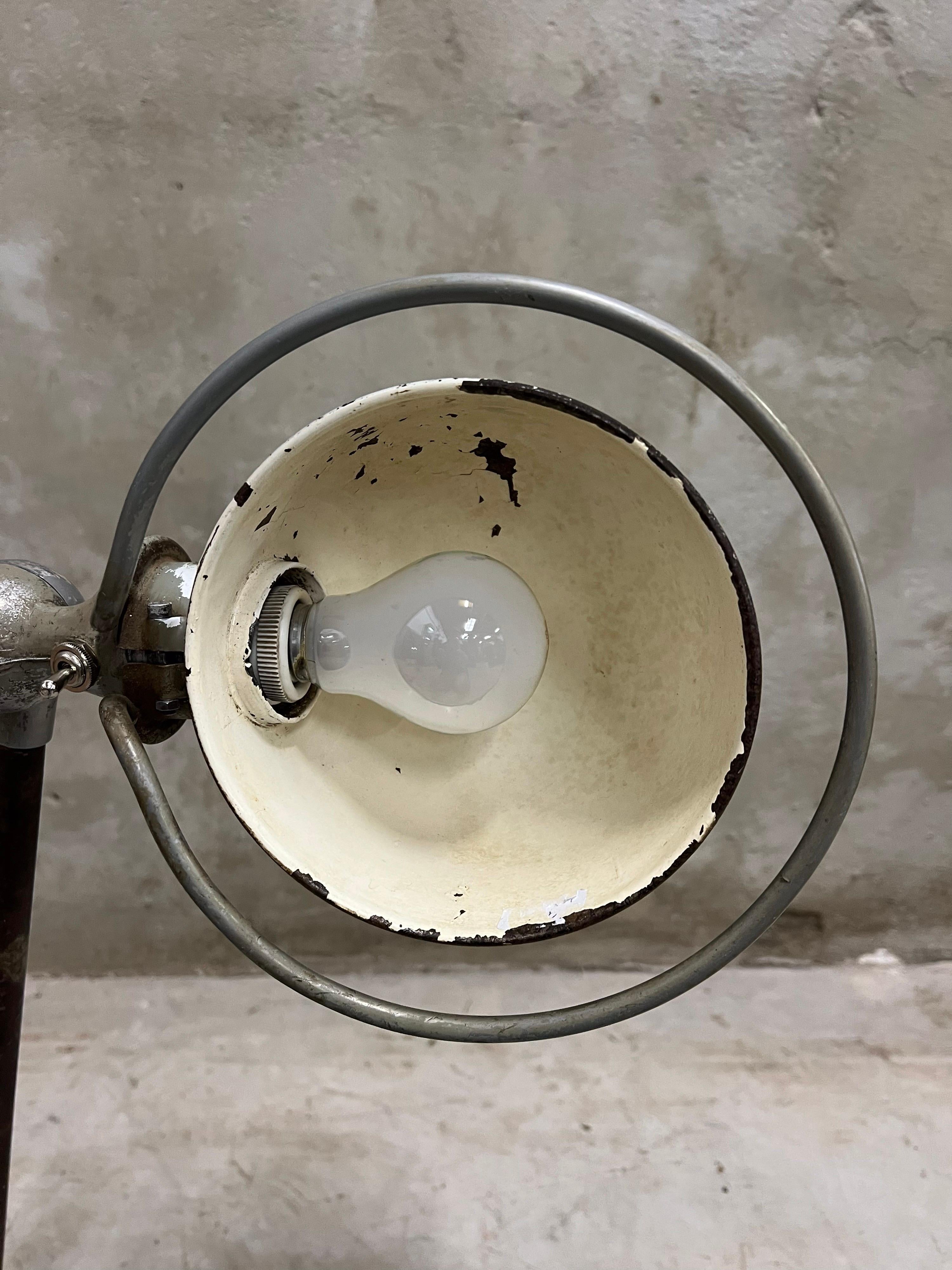 Mid-20th Century Vintage Industrial Jieldé Table Lamp, Fantastic Patina 4