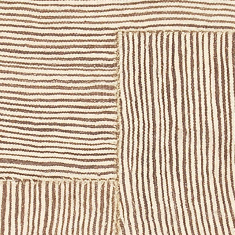 Tapis de composition Kilim vintage du milieu du 20e siècle en vente 1