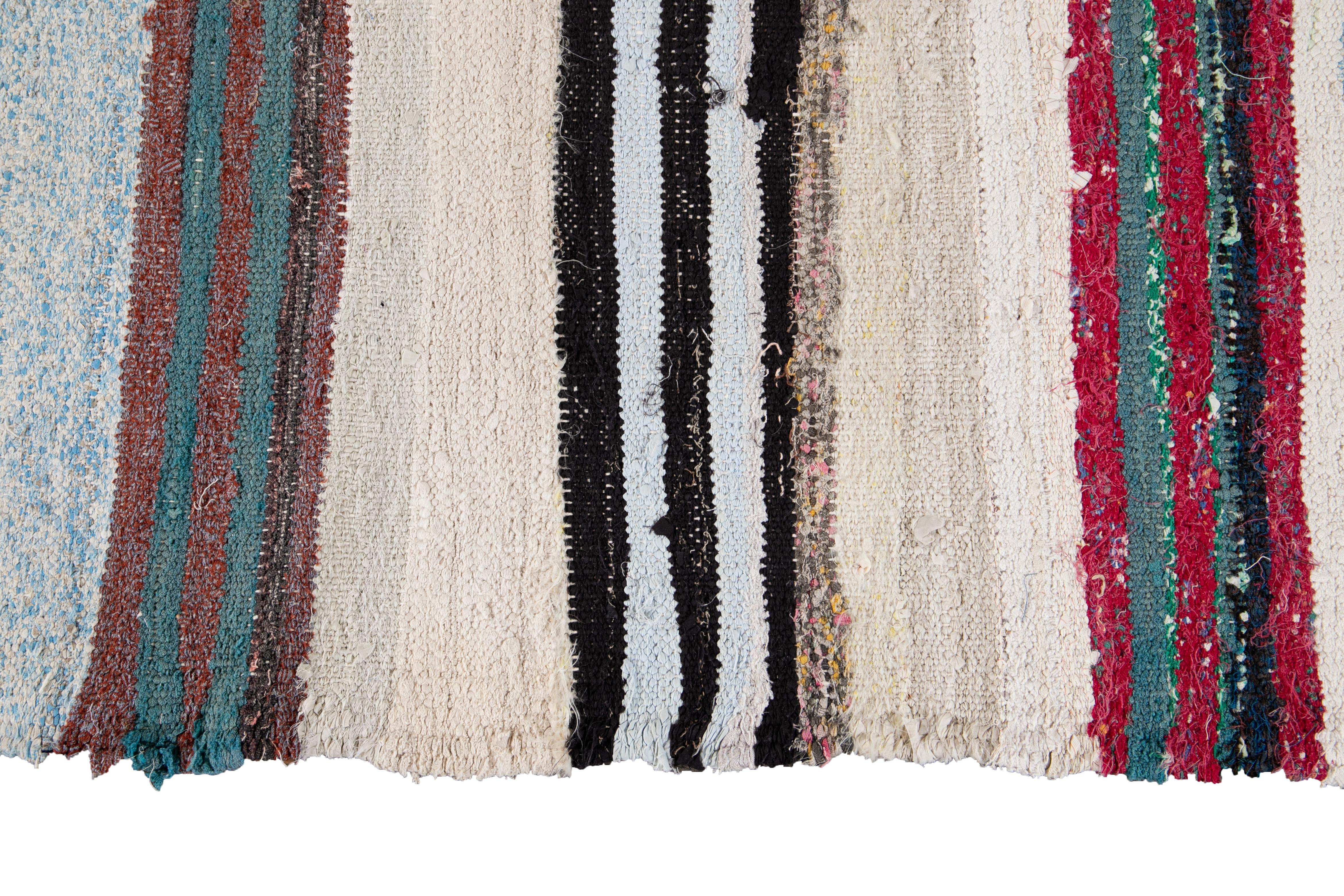 Mid-20th Century Vintage Kilim Wool Rug For Sale 5