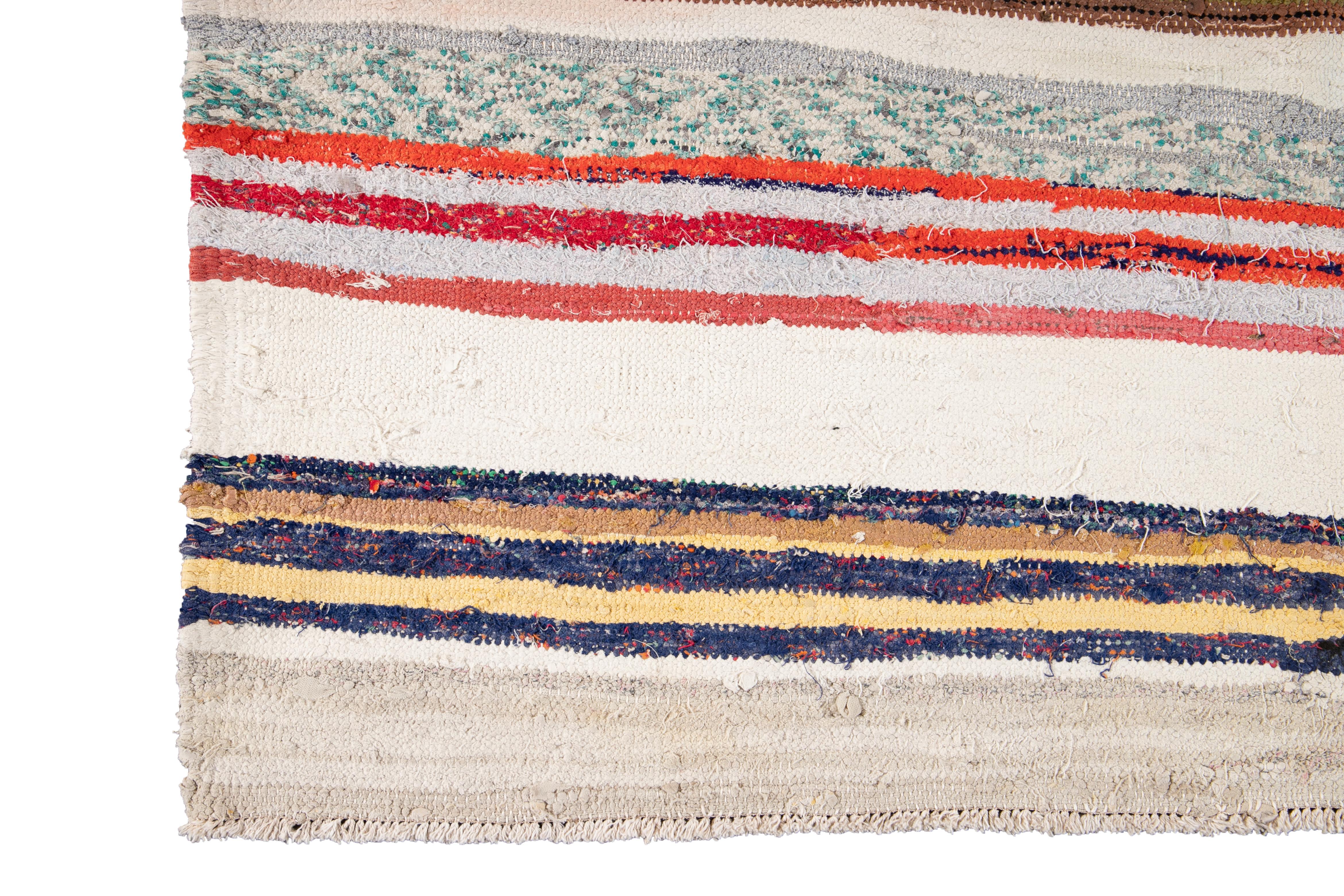 Mid-20th Century Vintage Kilim Wool Rug For Sale 7