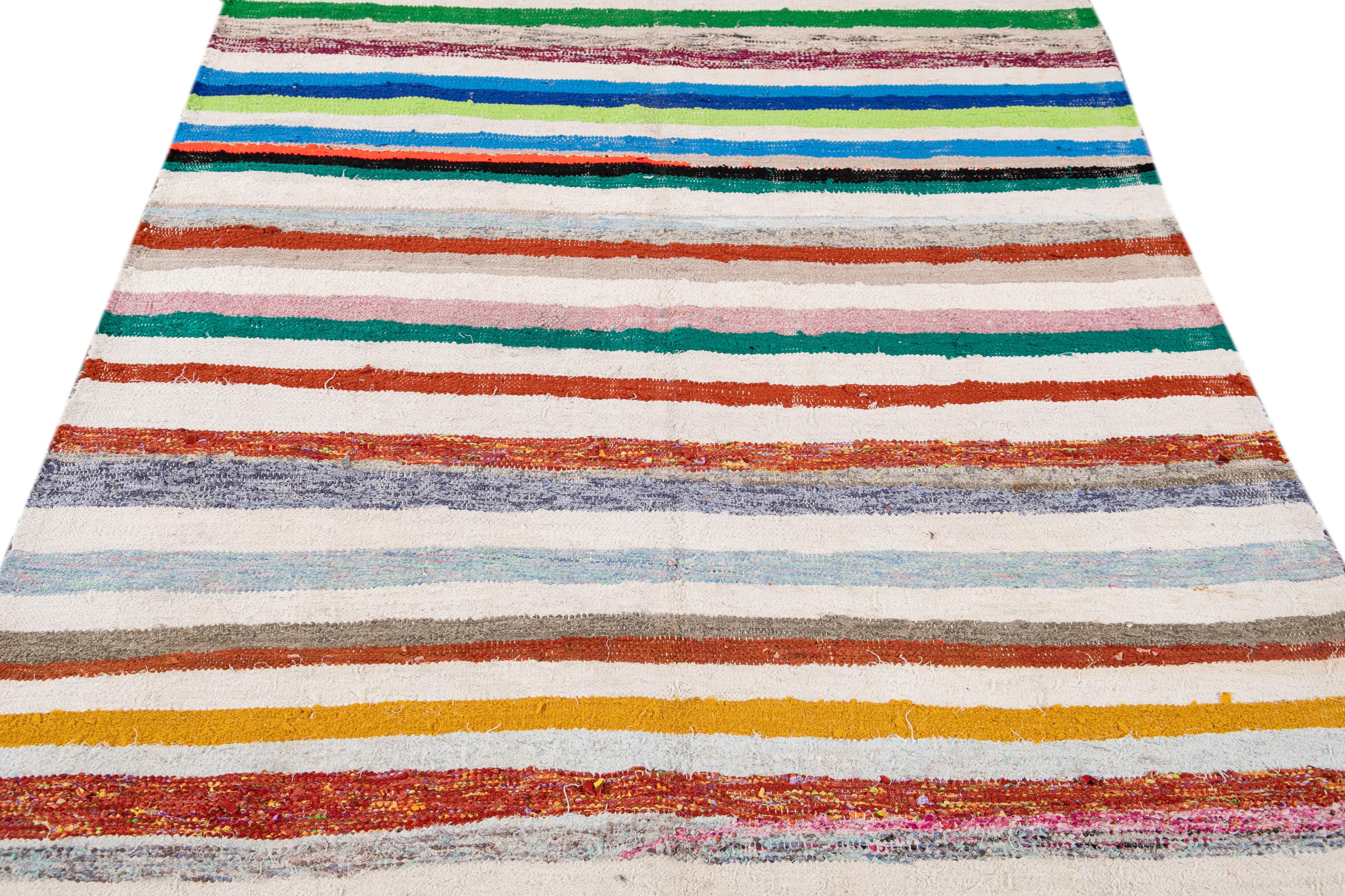 Mitte des 20. Jahrhunderts Vintage-Kilim-Wollteppich im Angebot 6