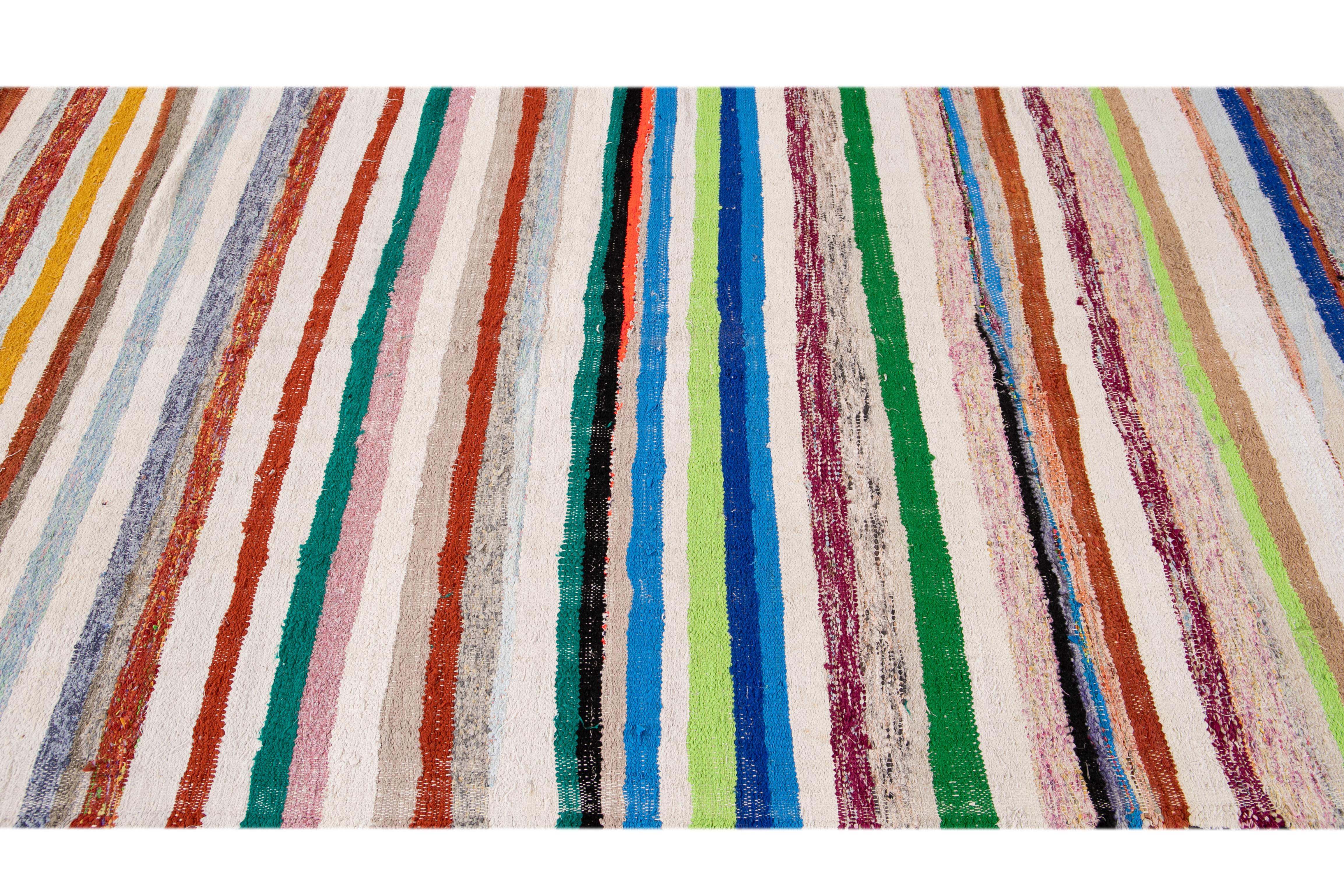 Mitte des 20. Jahrhunderts Vintage-Kilim-Wollteppich im Angebot 7