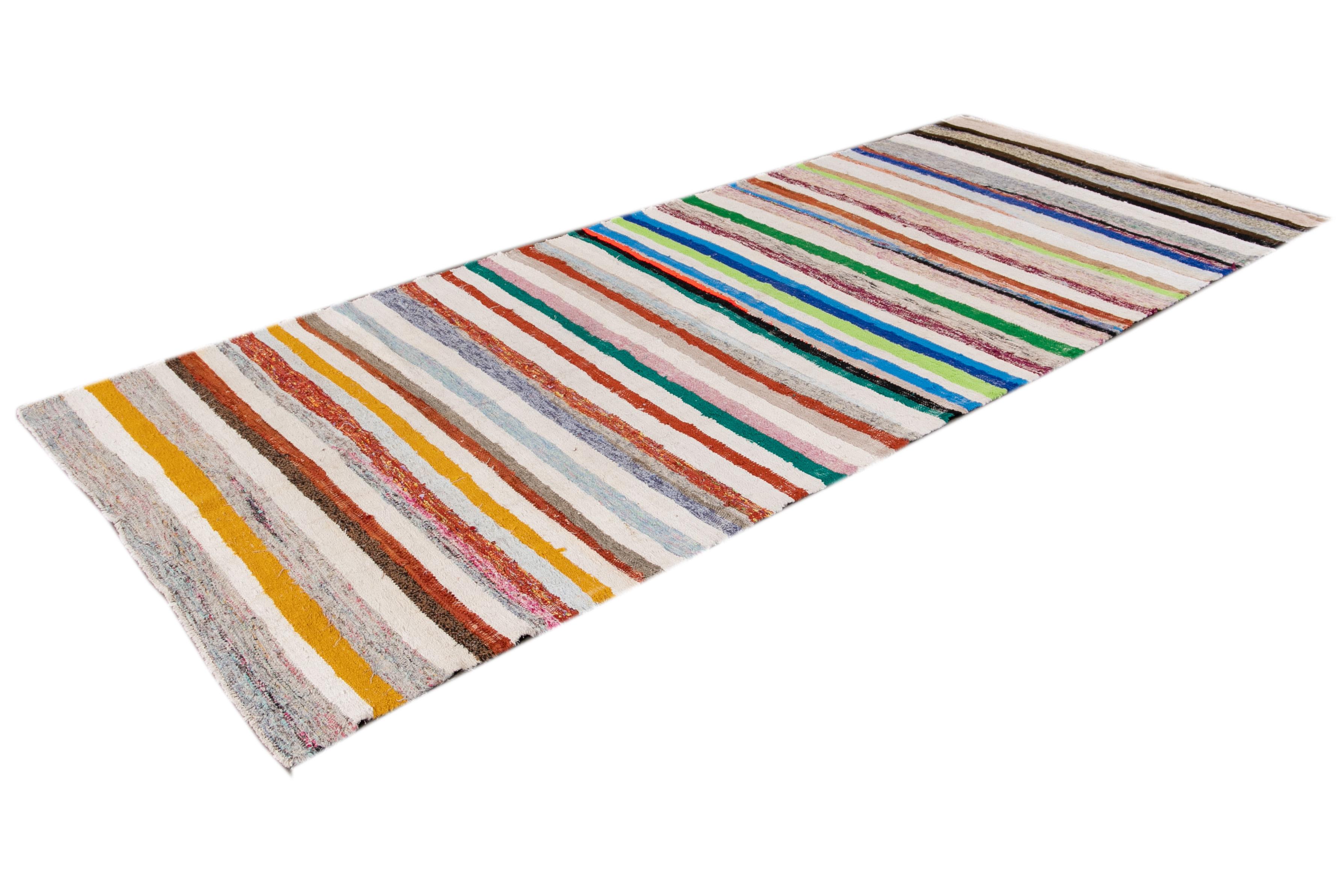 Mitte des 20. Jahrhunderts Vintage-Kilim-Wollteppich im Angebot 8