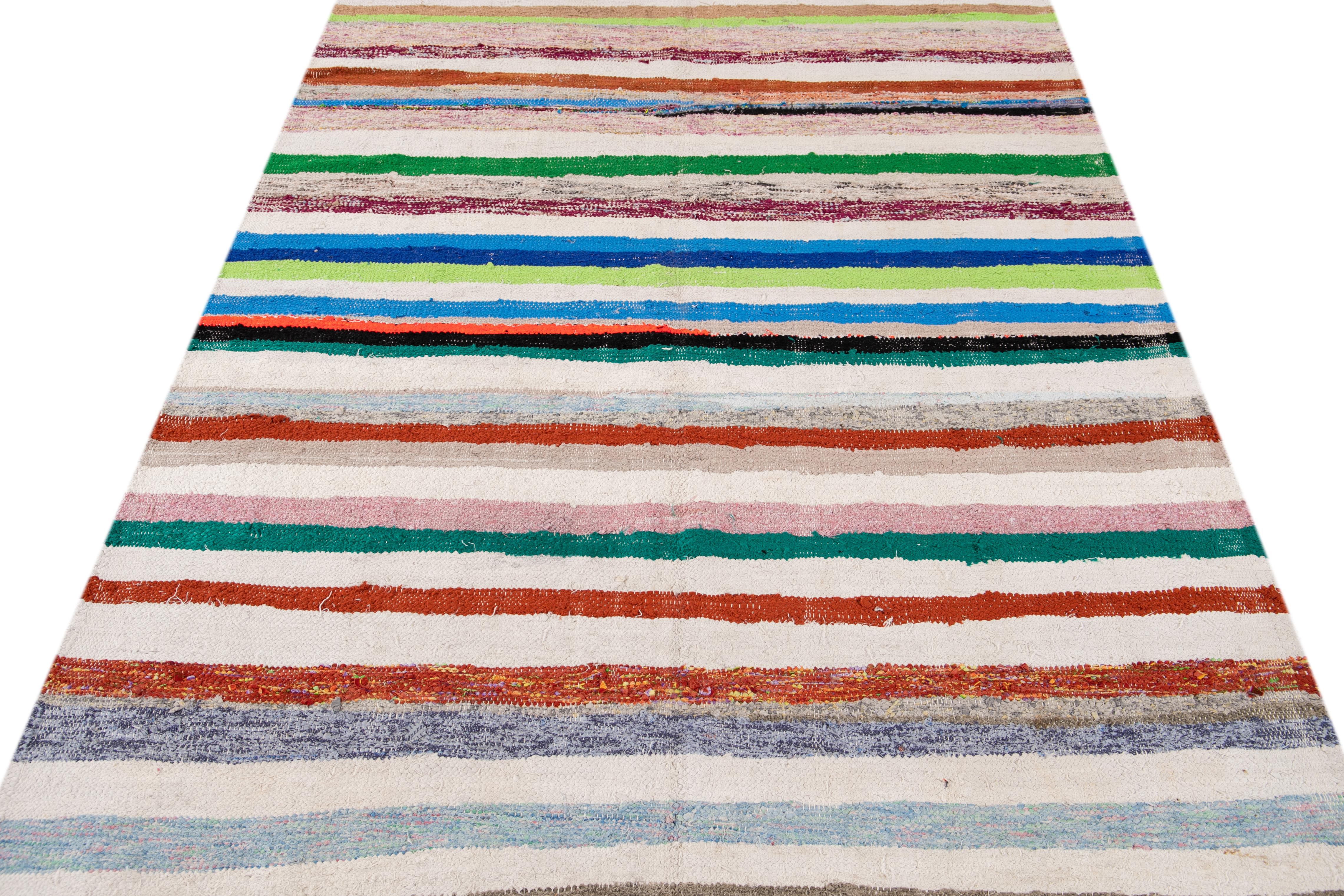 Mitte des 20. Jahrhunderts Vintage-Kilim-Wollteppich im Angebot 10