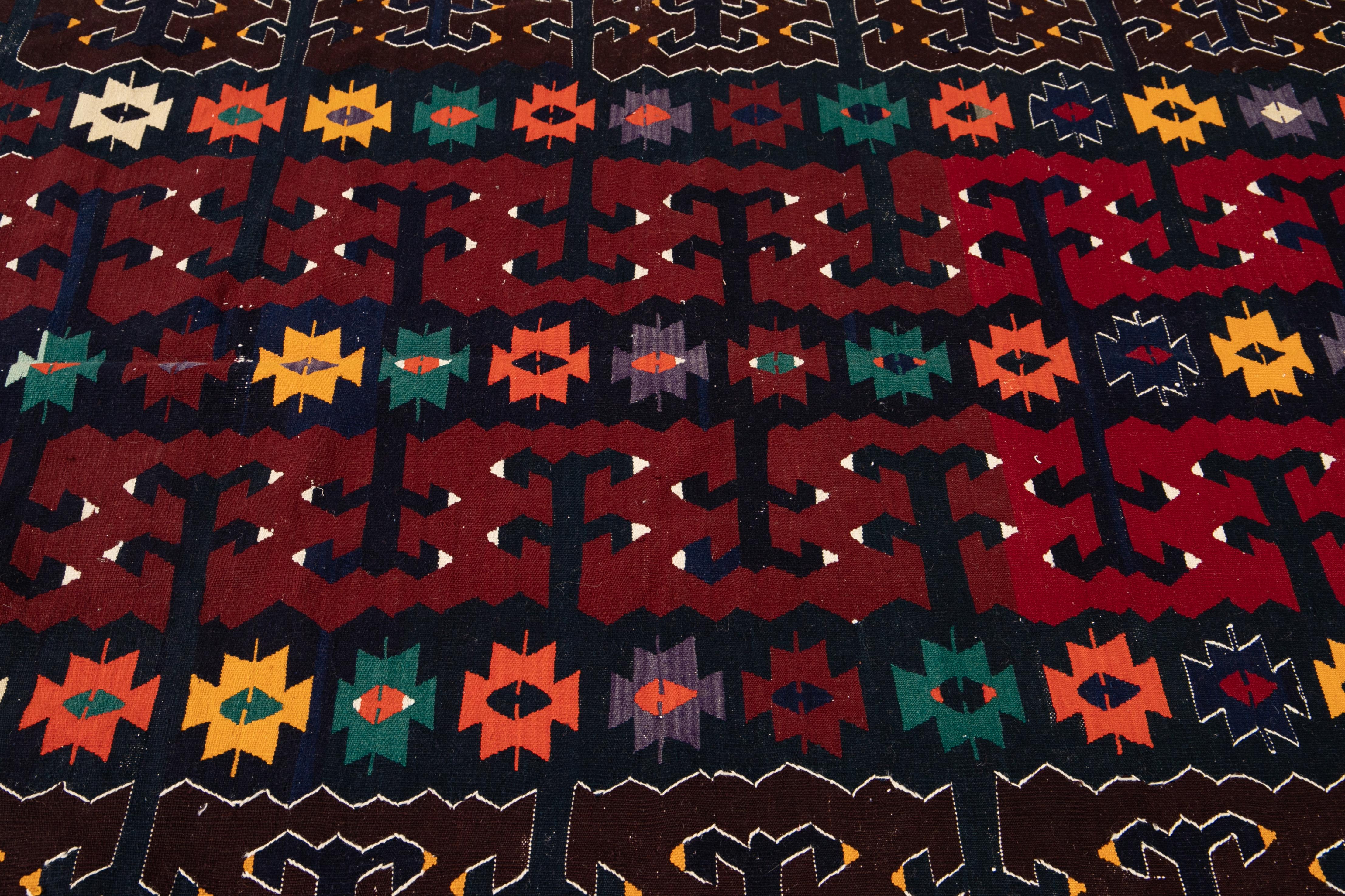 Mid-20th Century Vintage Kilim Wool Rug In Good Condition For Sale In Norwalk, CT
