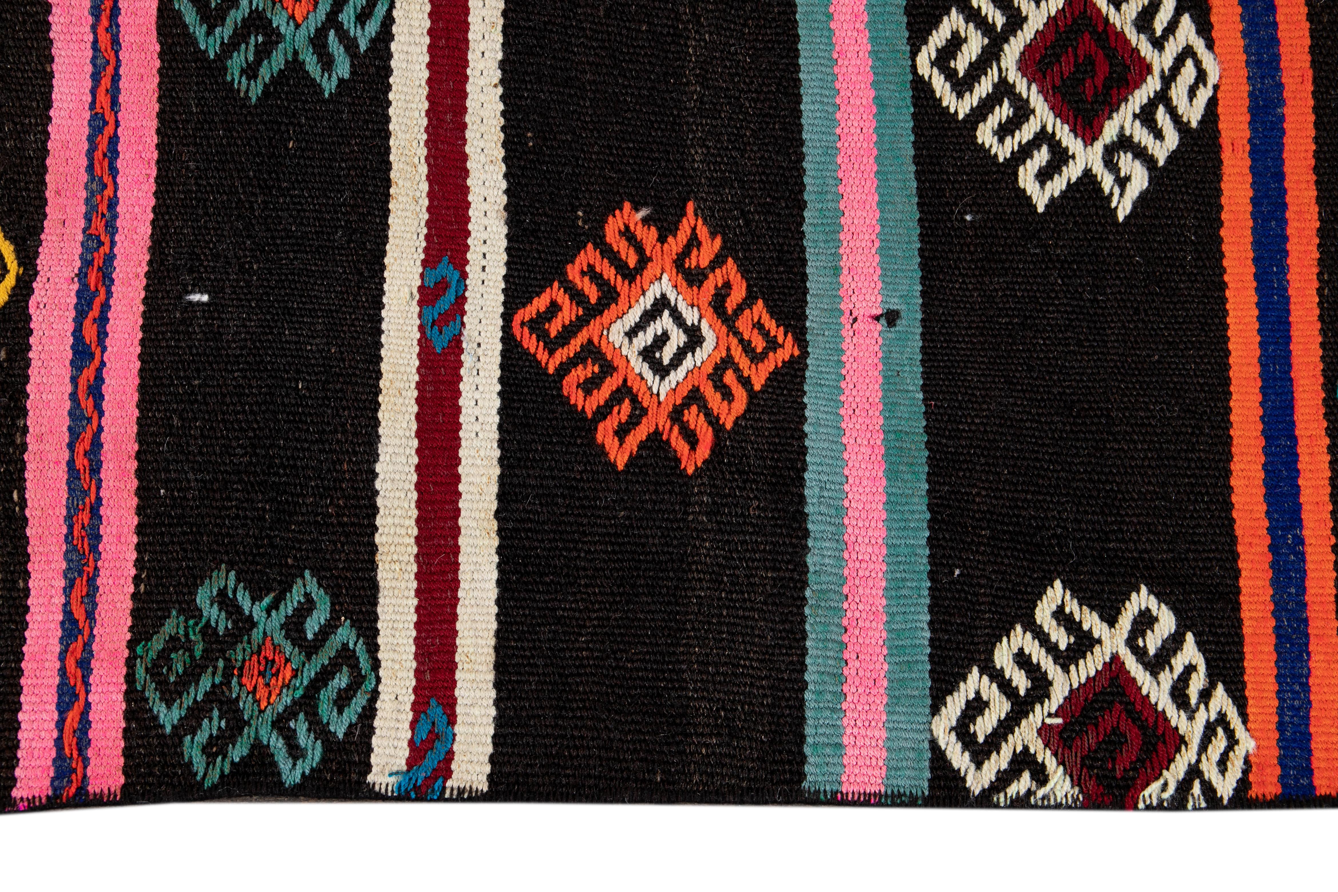 Mid-20th Century Vintage Kilim Wool Runner Rug For Sale 5