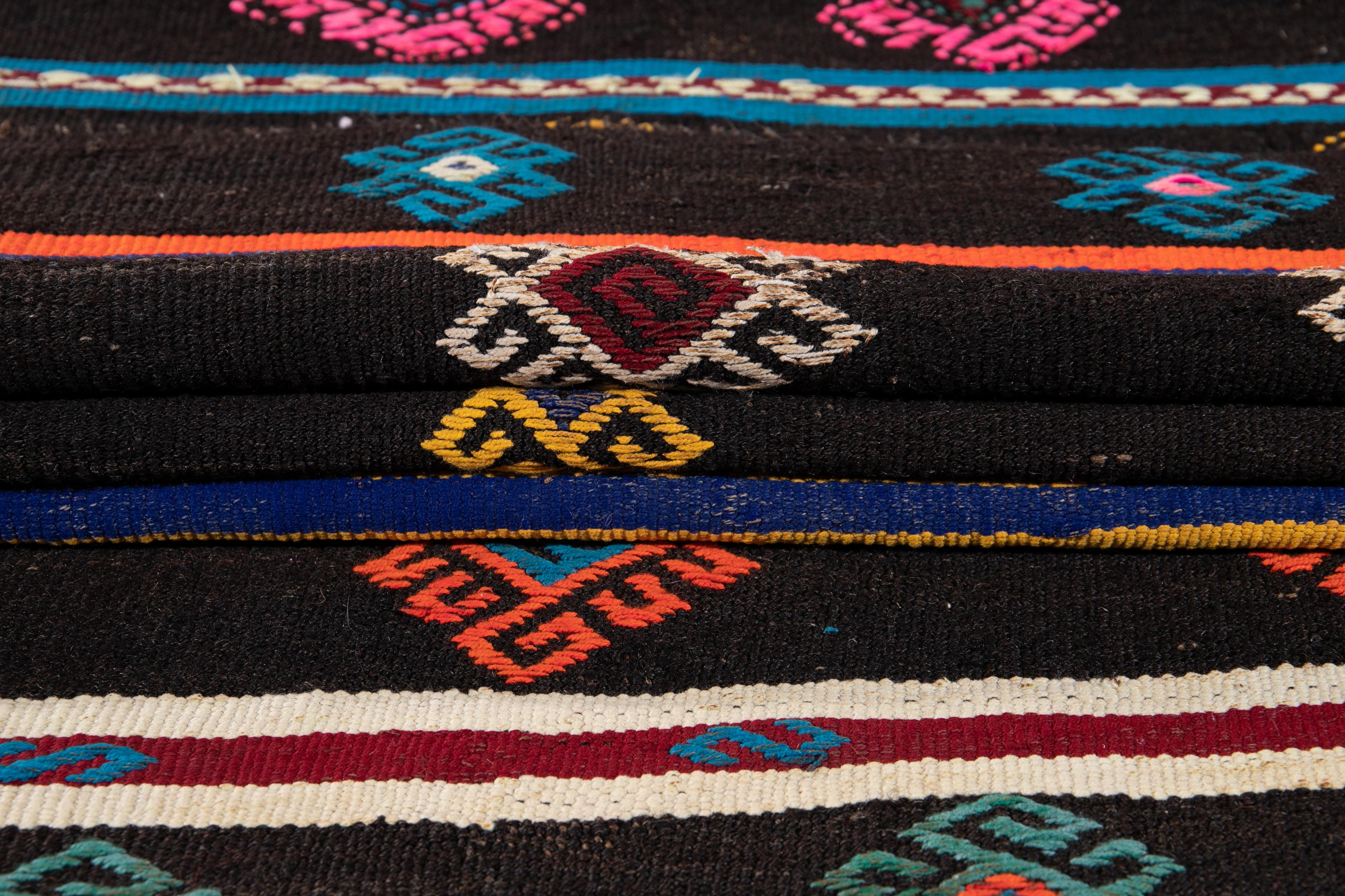 Mitte des 20. Jahrhunderts Vintage Kilim Wolle Läufer Teppich (Handgeknüpft) im Angebot