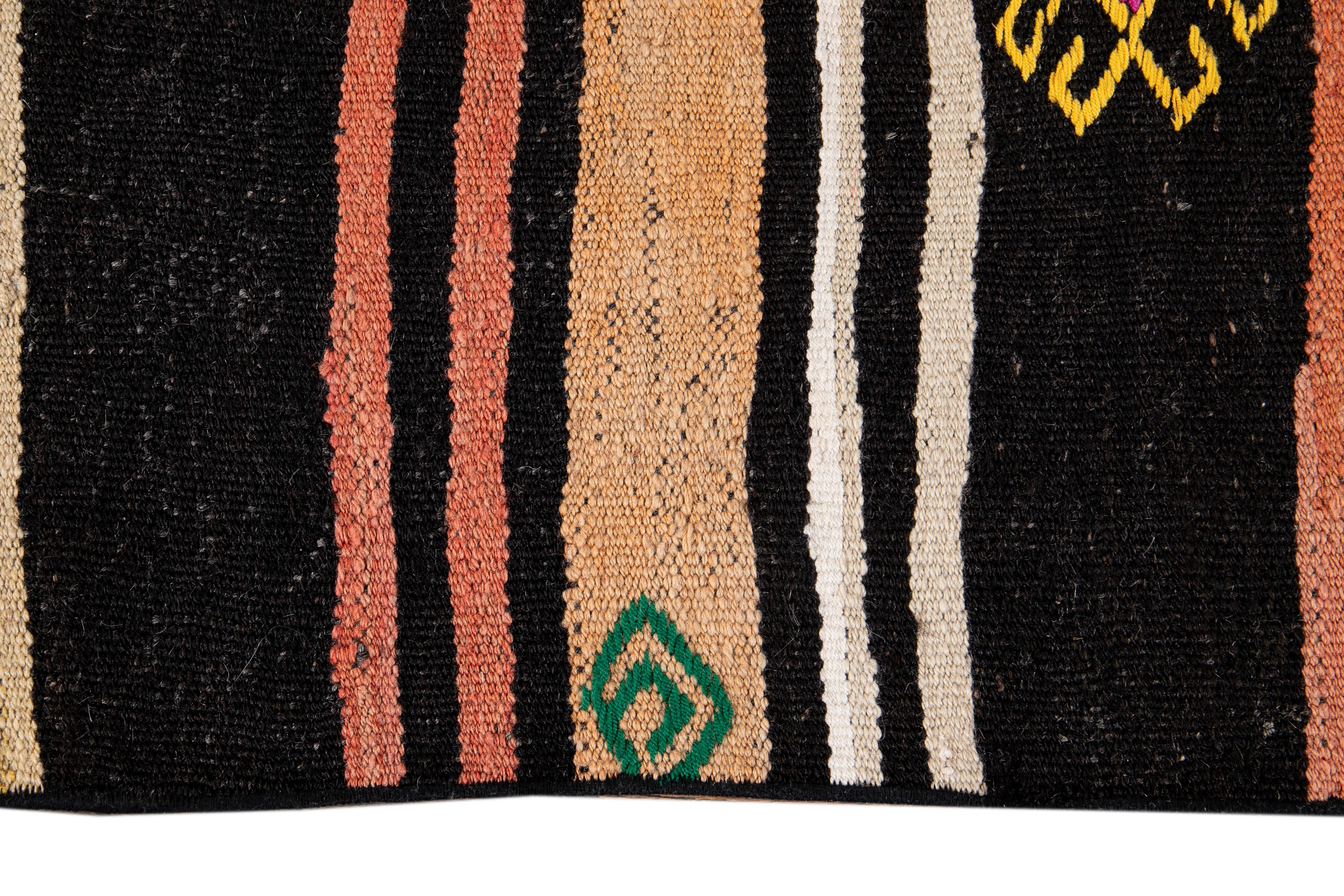 Rug & Kilim in lana vintage della metà del XX secolo in vendita 1