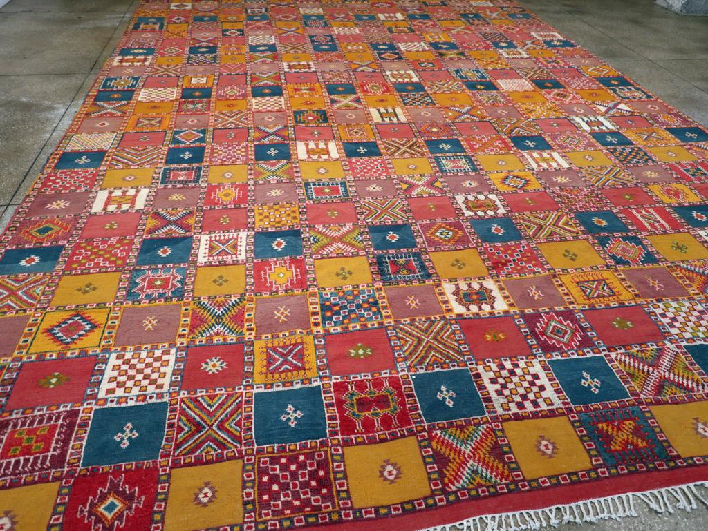 Mitte des 20. Jahrhunderts Vintage Marokkanischer Teppich in Übergröße im Angebot 1