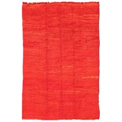 Grand tapis marocain vintage du milieu du 20e siècle avec fond rouge bigarré massif