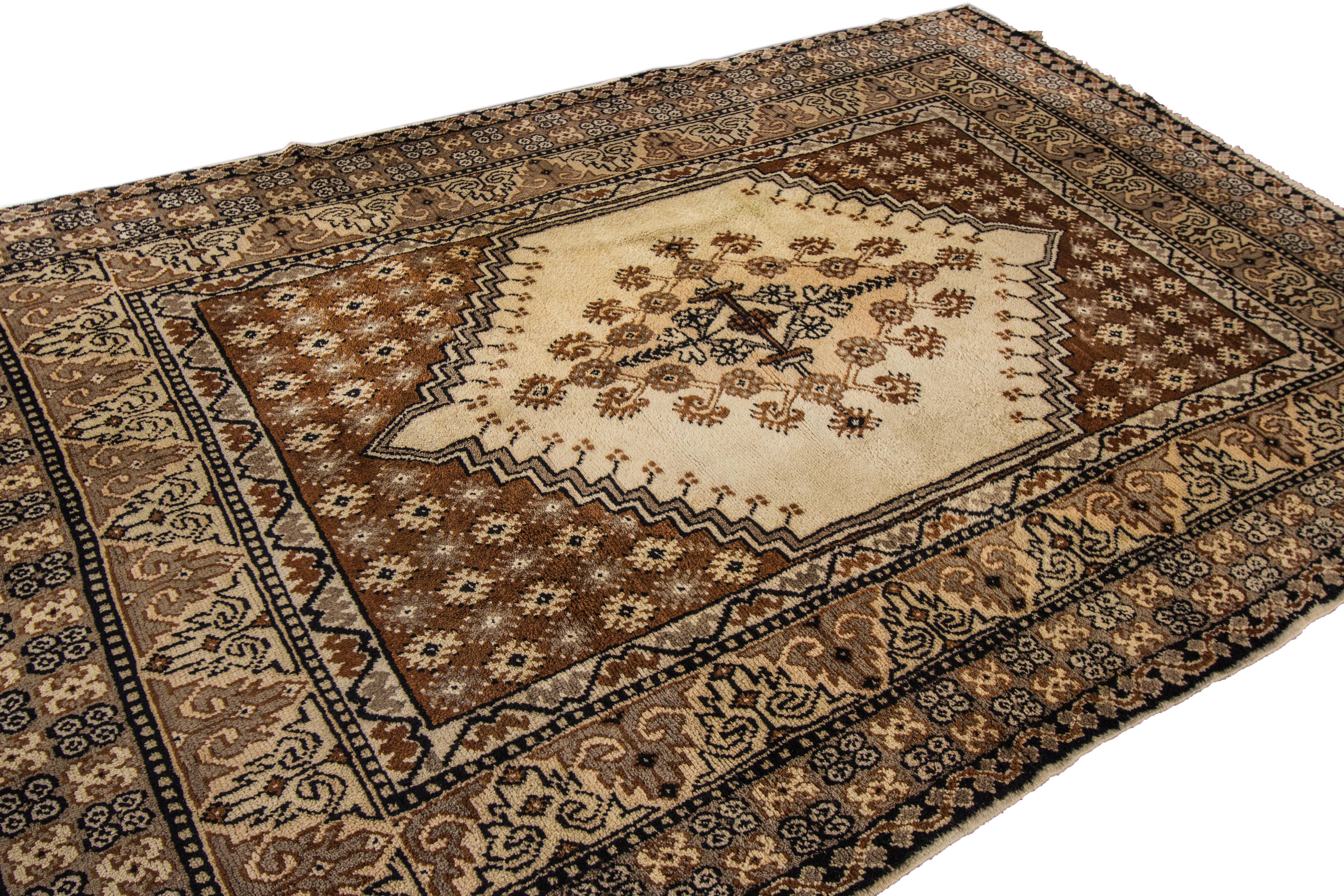 Mid-20th Century Vintage Moroccan Tribal Wool Rug  For Sale 3