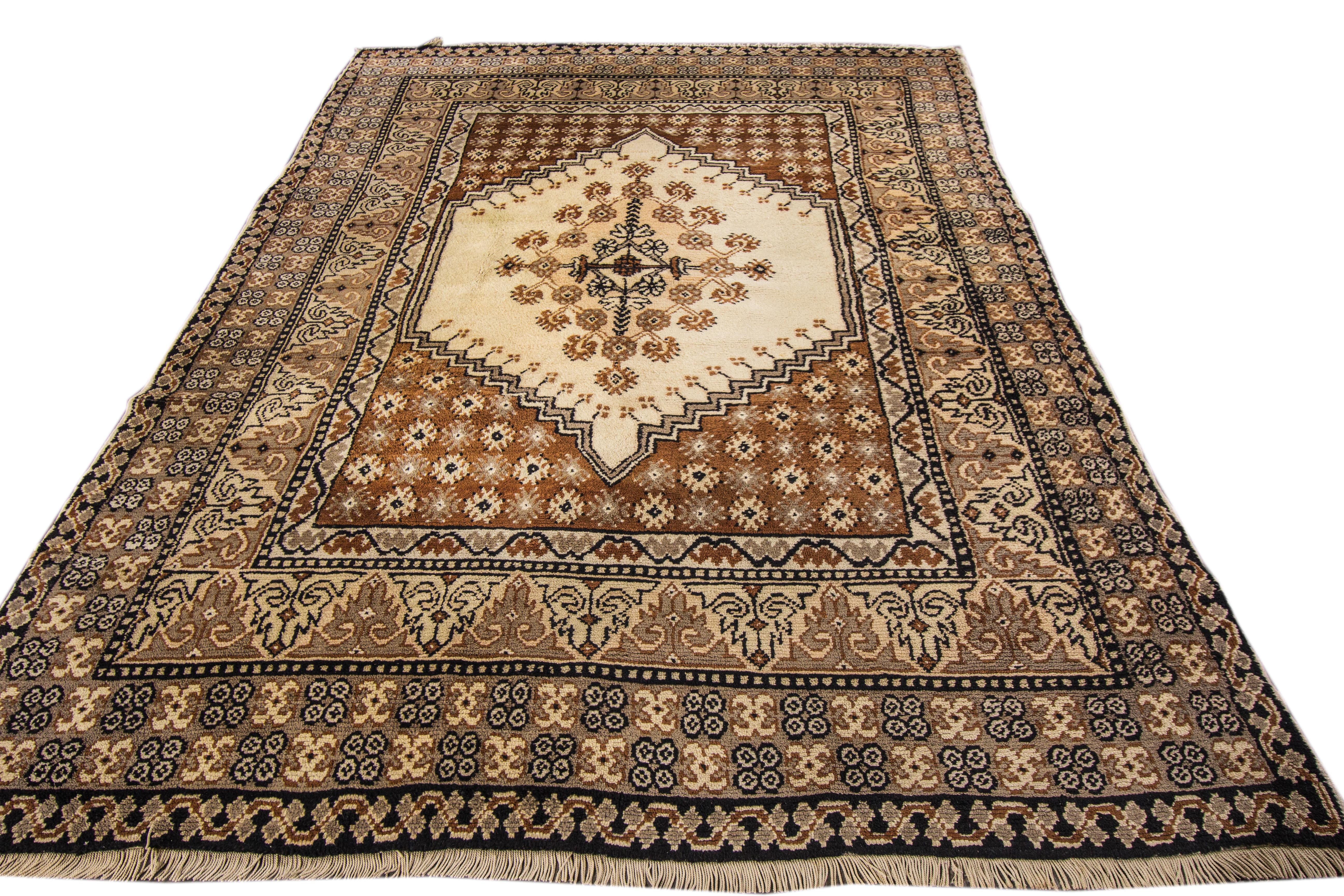 Mid-20th Century Vintage Moroccan Tribal Wool Rug  For Sale 5