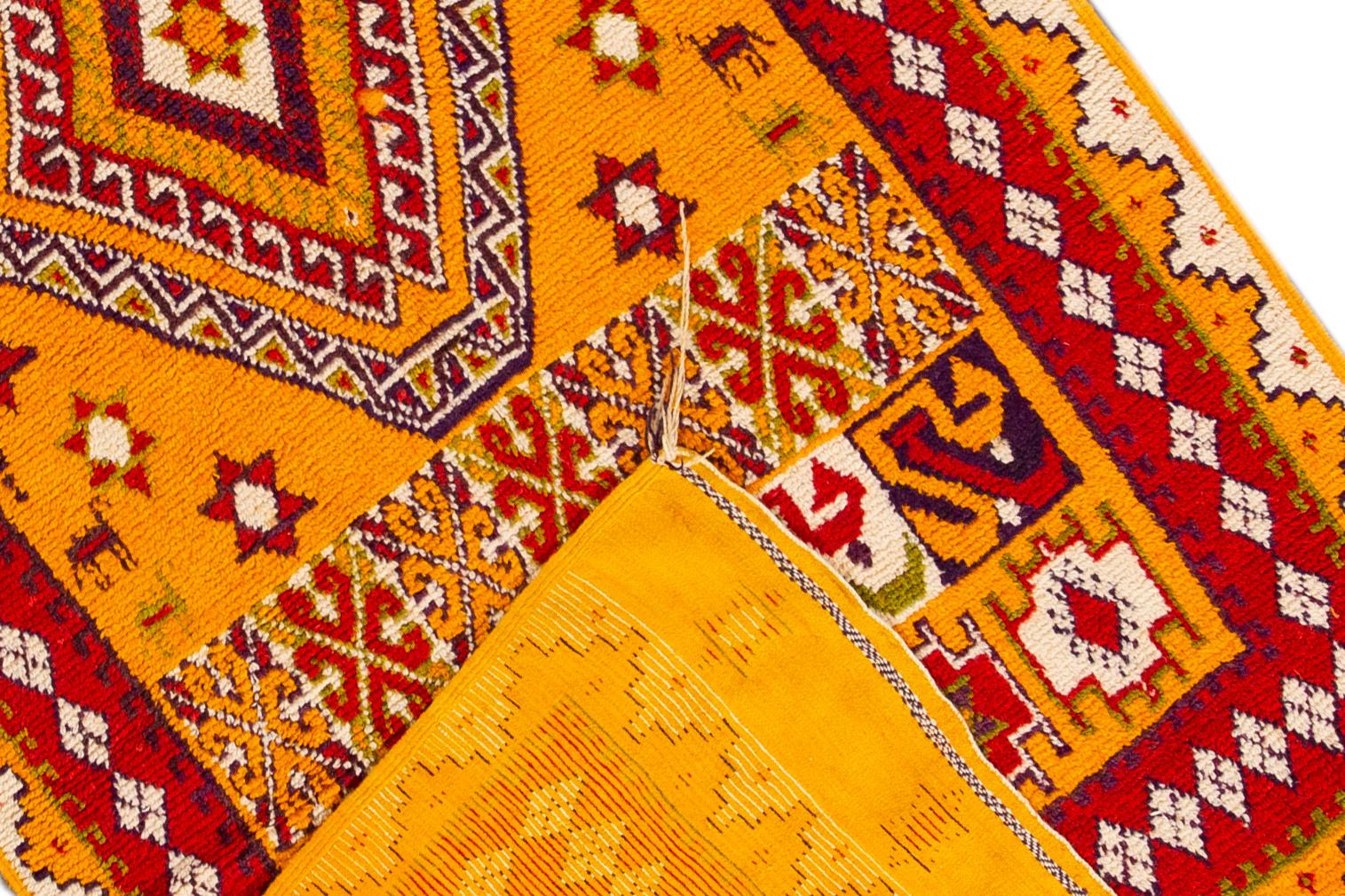 Marokkanischer Stammeskunst-Teppich aus der Mitte des 20. Jahrhunderts (Handgeknüpft) im Angebot
