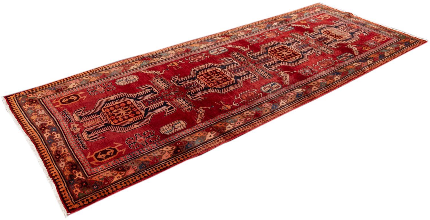 Alfombra Persa de Corredor del Noroeste Vintage de mediados del siglo XX en venta 2
