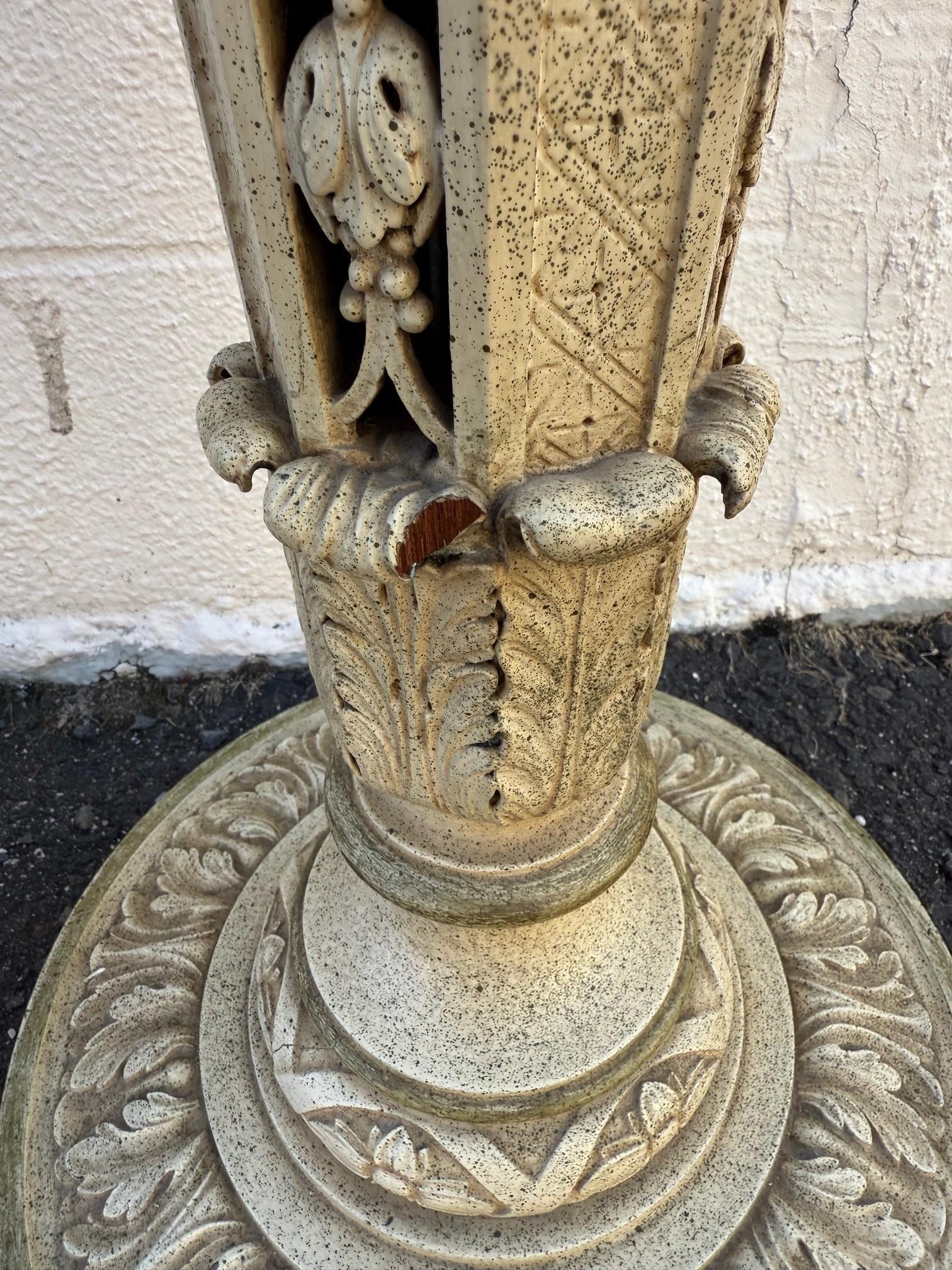 Mid 20th Century Vintage Pair of Painted Wood Pedestals or Plant Stands For Sale 16