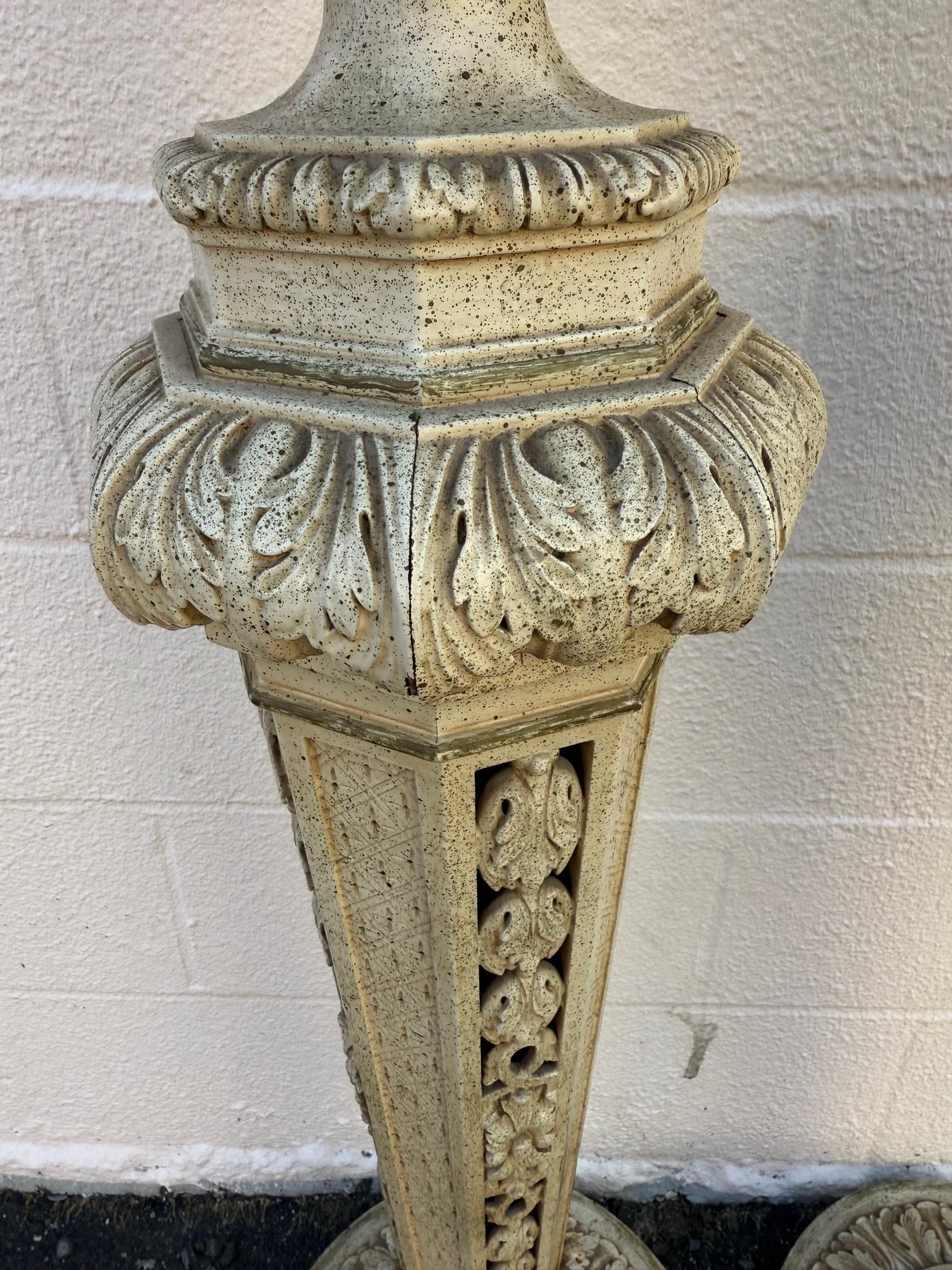 Mid 20th Century Vintage Pair of Painted Wood Pedestals or Plant Stands For Sale 4