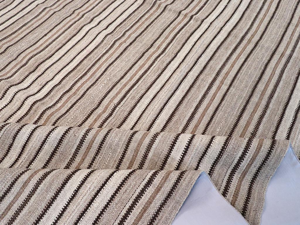 Mid-20th Century Vintage Persian Flatweave Kilim Room Size Carpet For Sale 2