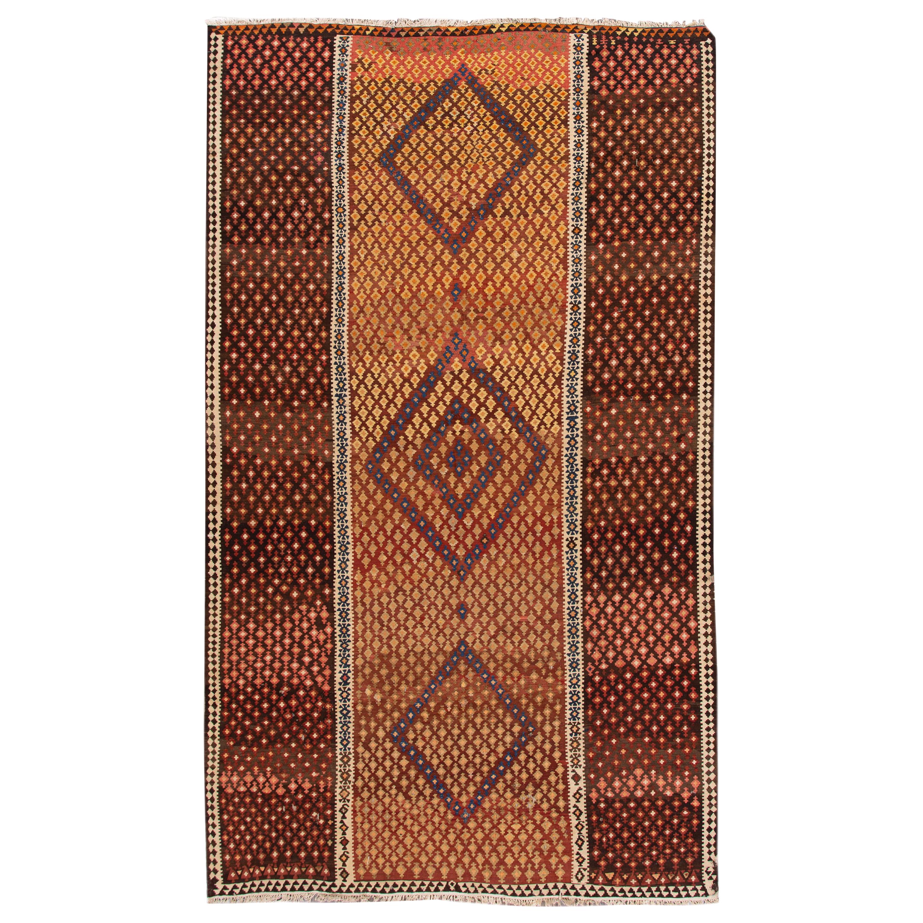 Tapis persan Kilim vintage en laine du milieu du XXe siècle