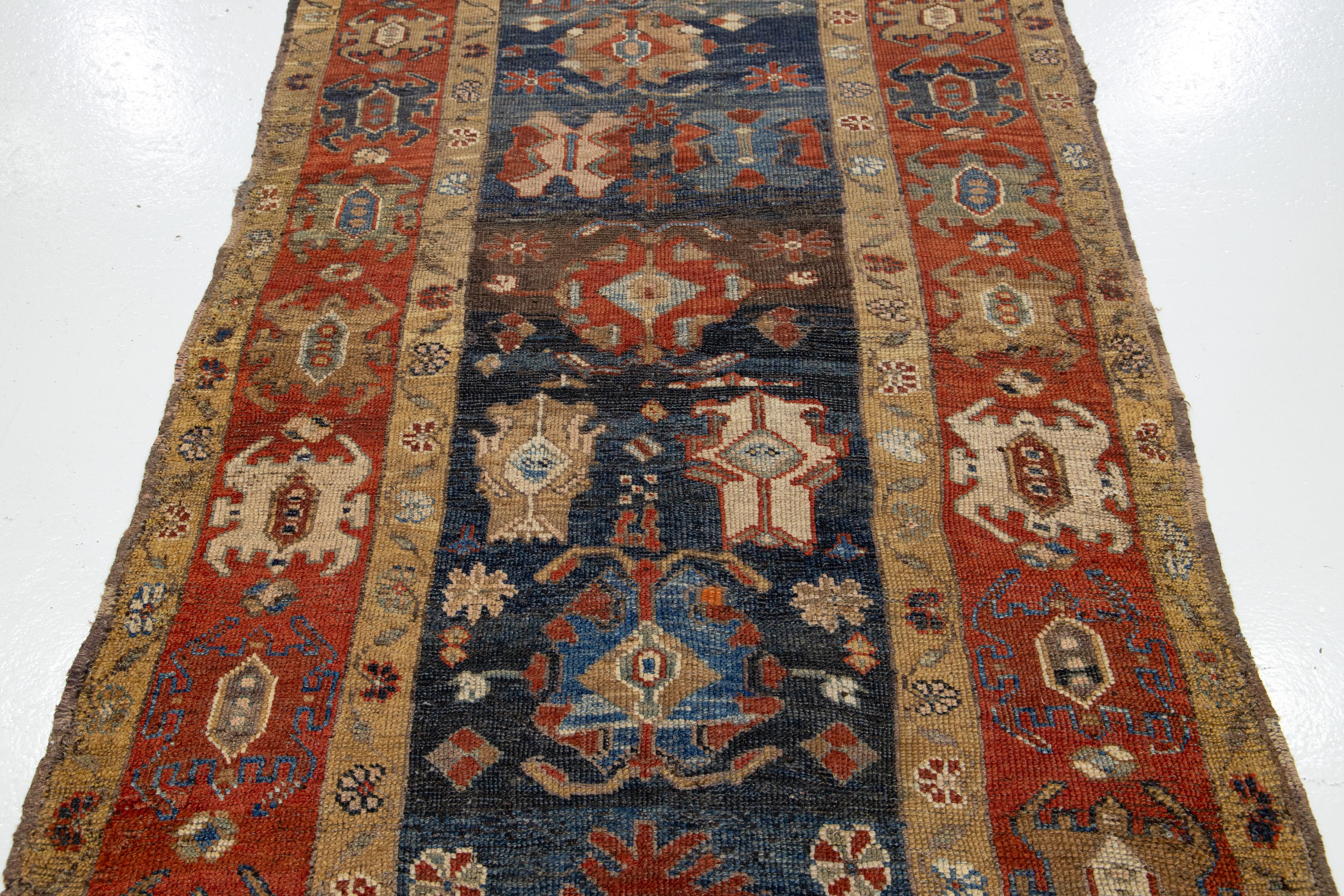 Tapis persan Bakshaish tribal vintage du milieu du 20e siècle en vente 4