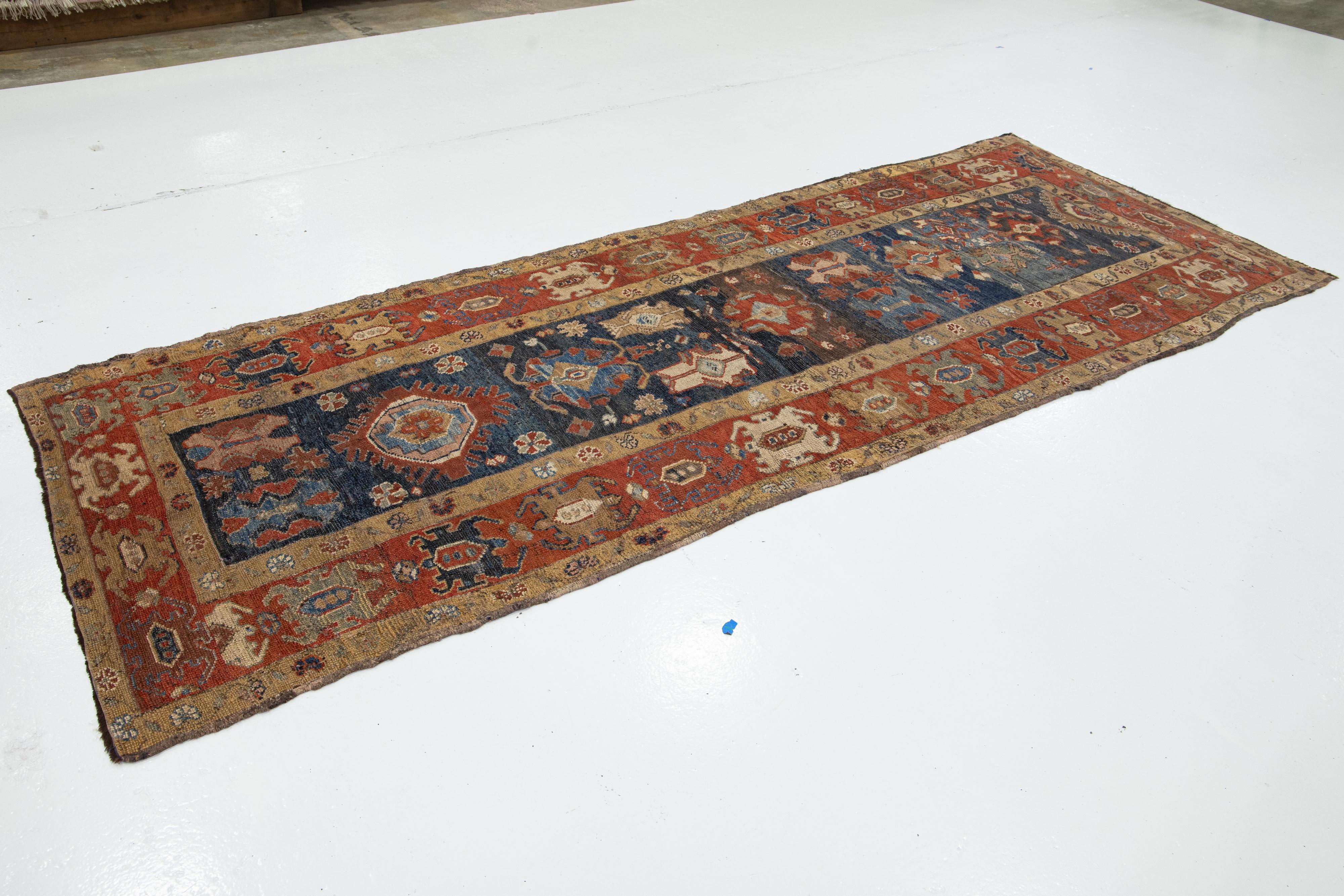 Laine Tapis persan Bakshaish tribal vintage du milieu du 20e siècle en vente