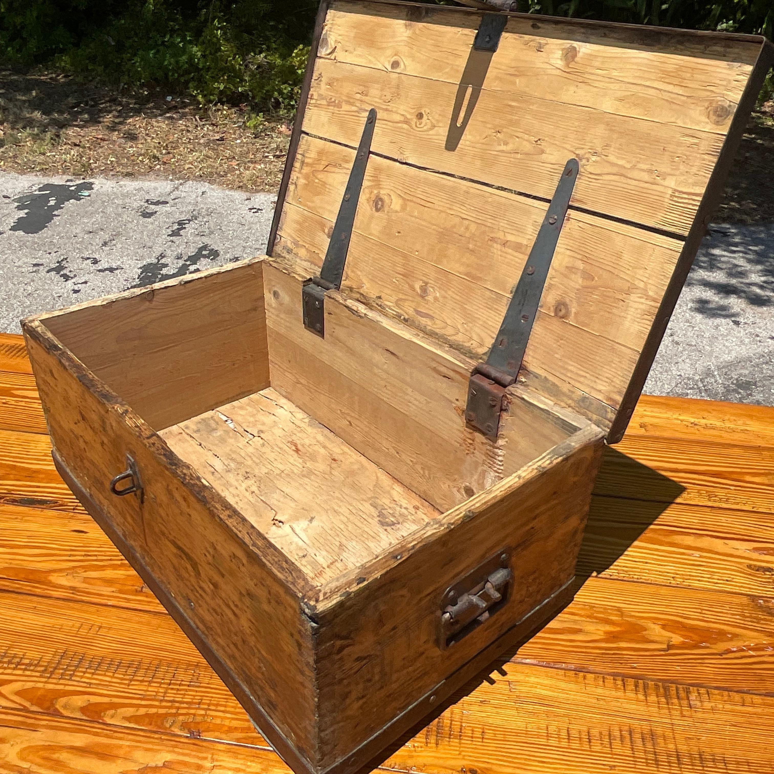 Mid 20th Century Vintage Primitive Jockey Plank Chest For Sale 3