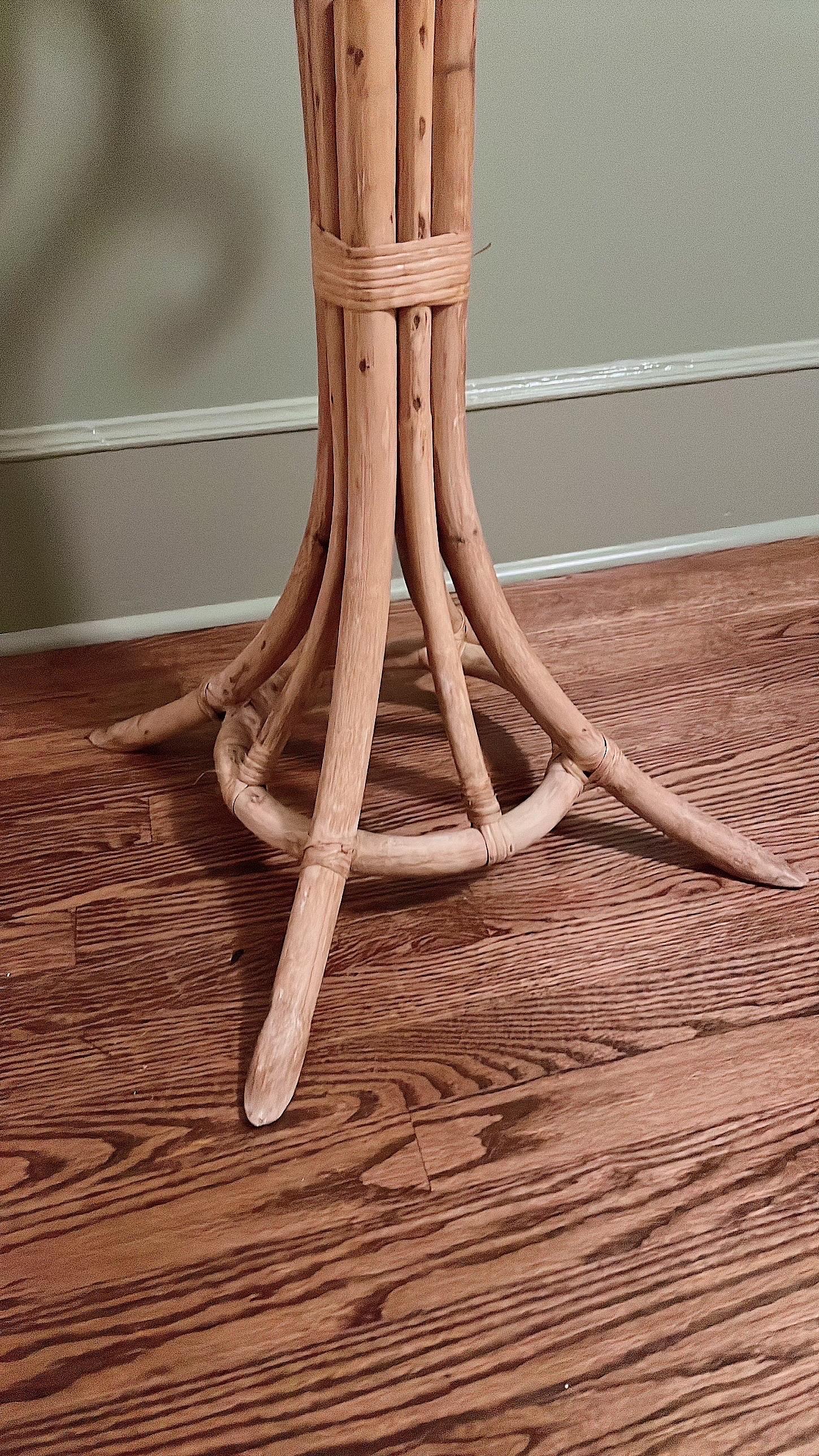 Mid 20th Century Vintage Rattan Hat Coat Rack In Good Condition For Sale In Cookeville, TN