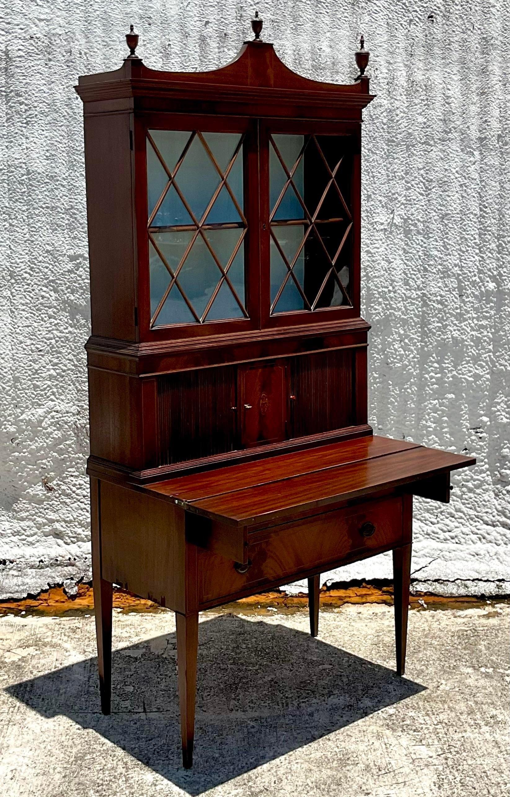 Mitte 20. Jahrhundert Vintage Regency Flamme Mahagoni Sekretär Schreibtisch (Glas) im Angebot
