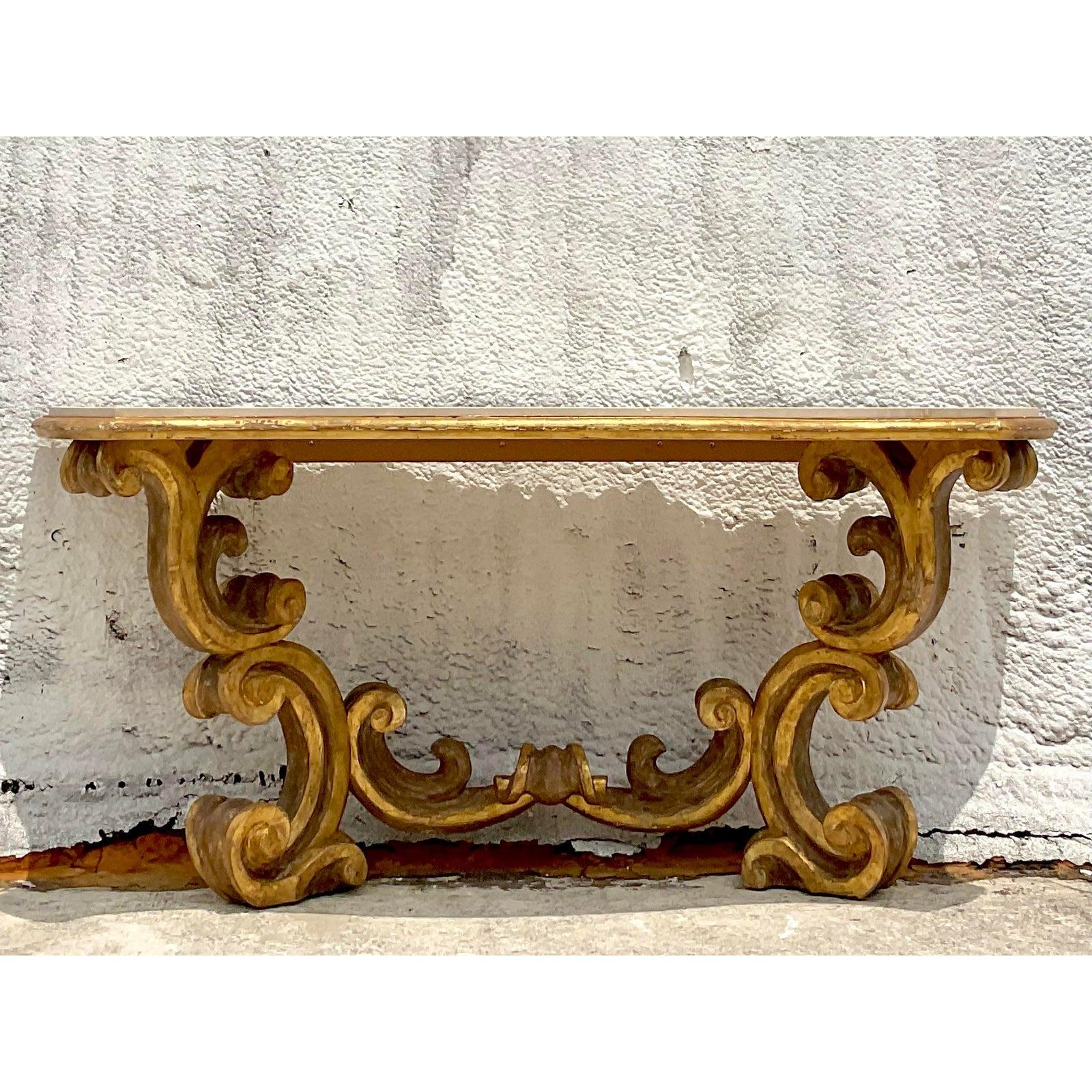 Console murale rococo dorée du milieu du 20e siècle en vente 2