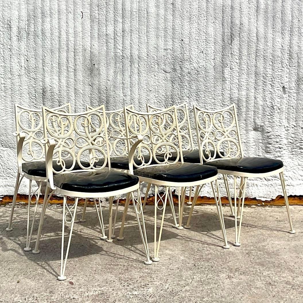 Postmoderne Table et 6 chaises en fer forgé signées Russell Woodard, milieu du 20e siècle en vente