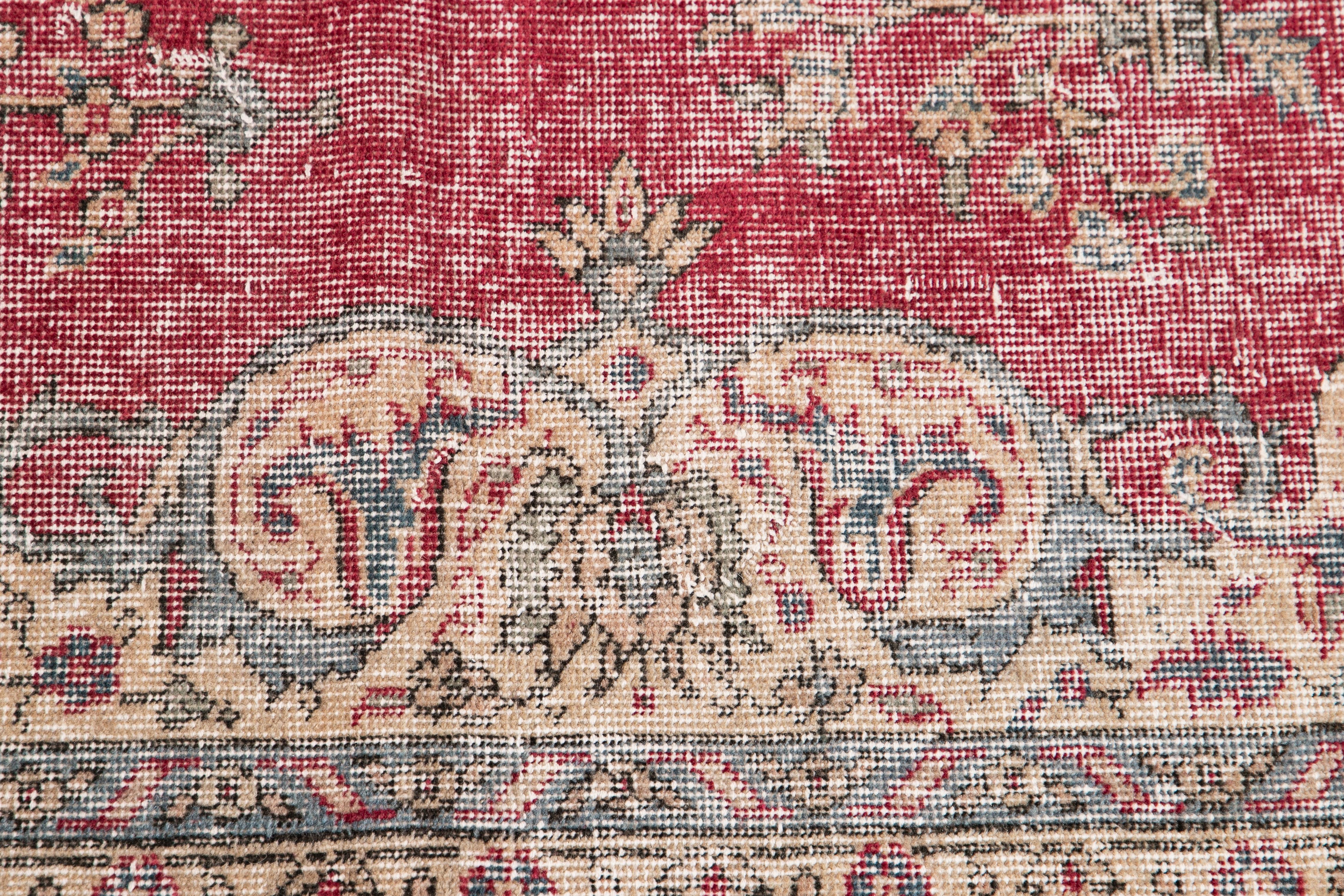 Mid-20th Century Vintage Sivas Wool Rug For Sale 1