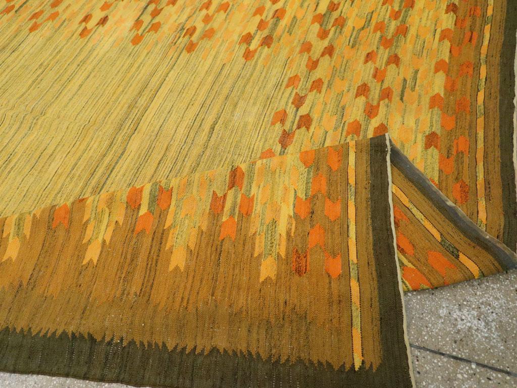 Lana Tappeto Kilim a trama piatta svedese scandinavo della metà del 20° secolo, di dimensioni pari a quelle di una stanza in vendita