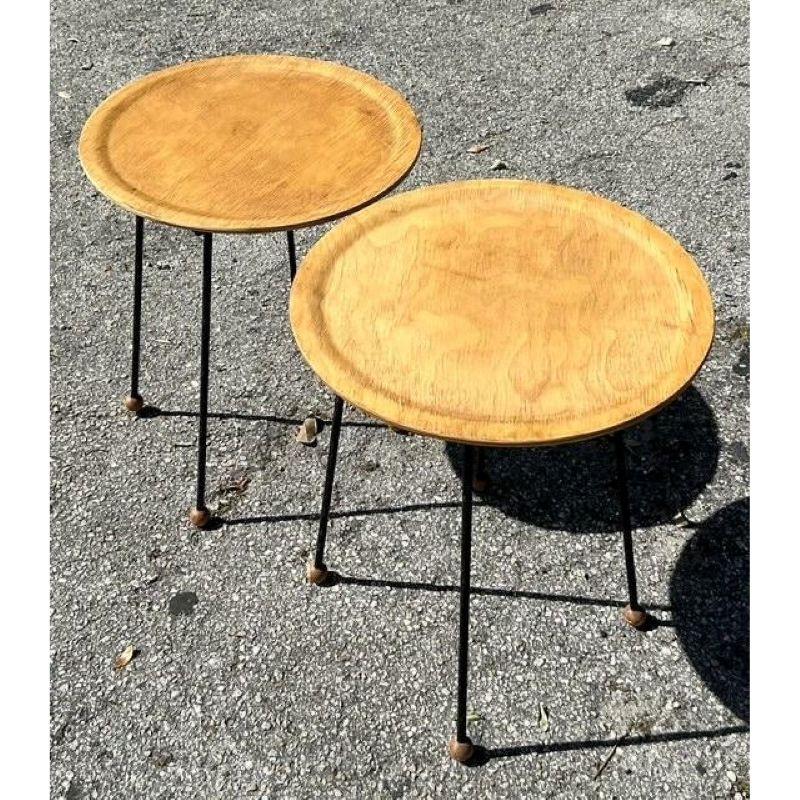 Fer forgé Milieu du 20e siècle Vintage Tony Paul Tempo Group Tray Tables - A Pair en vente