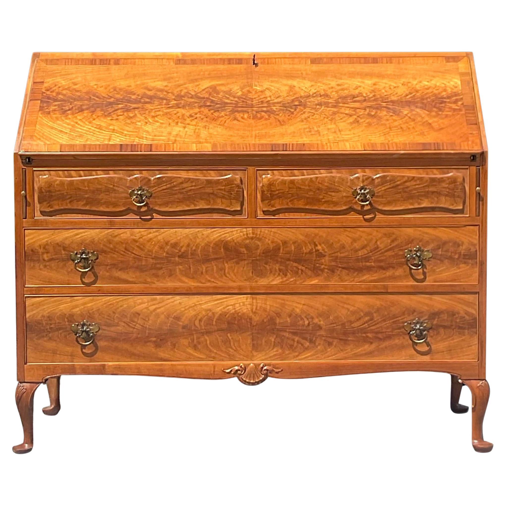 Milieu du 20ème siècle Vintage Traditional Royal Furniture Drop Top Writing Desk en vente