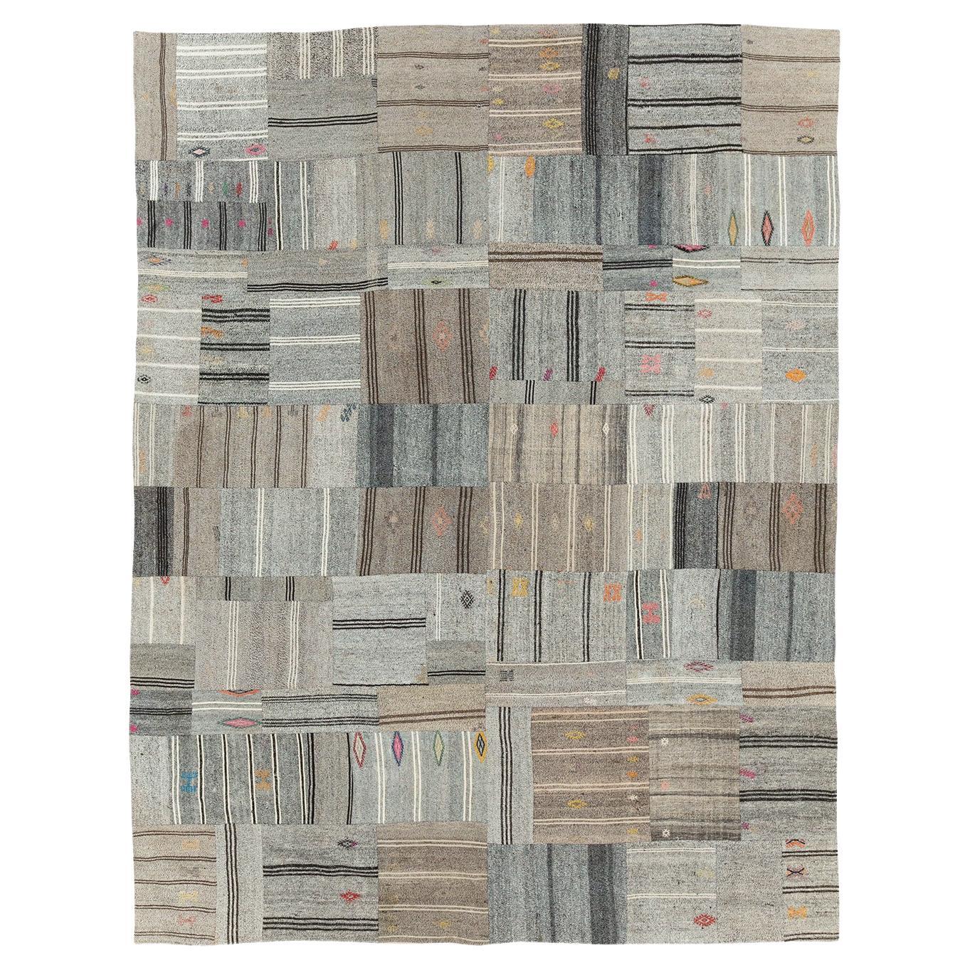 Mid-20th Century Vintage Turkish Flatweave Kilim Room Size Carpet For Sale