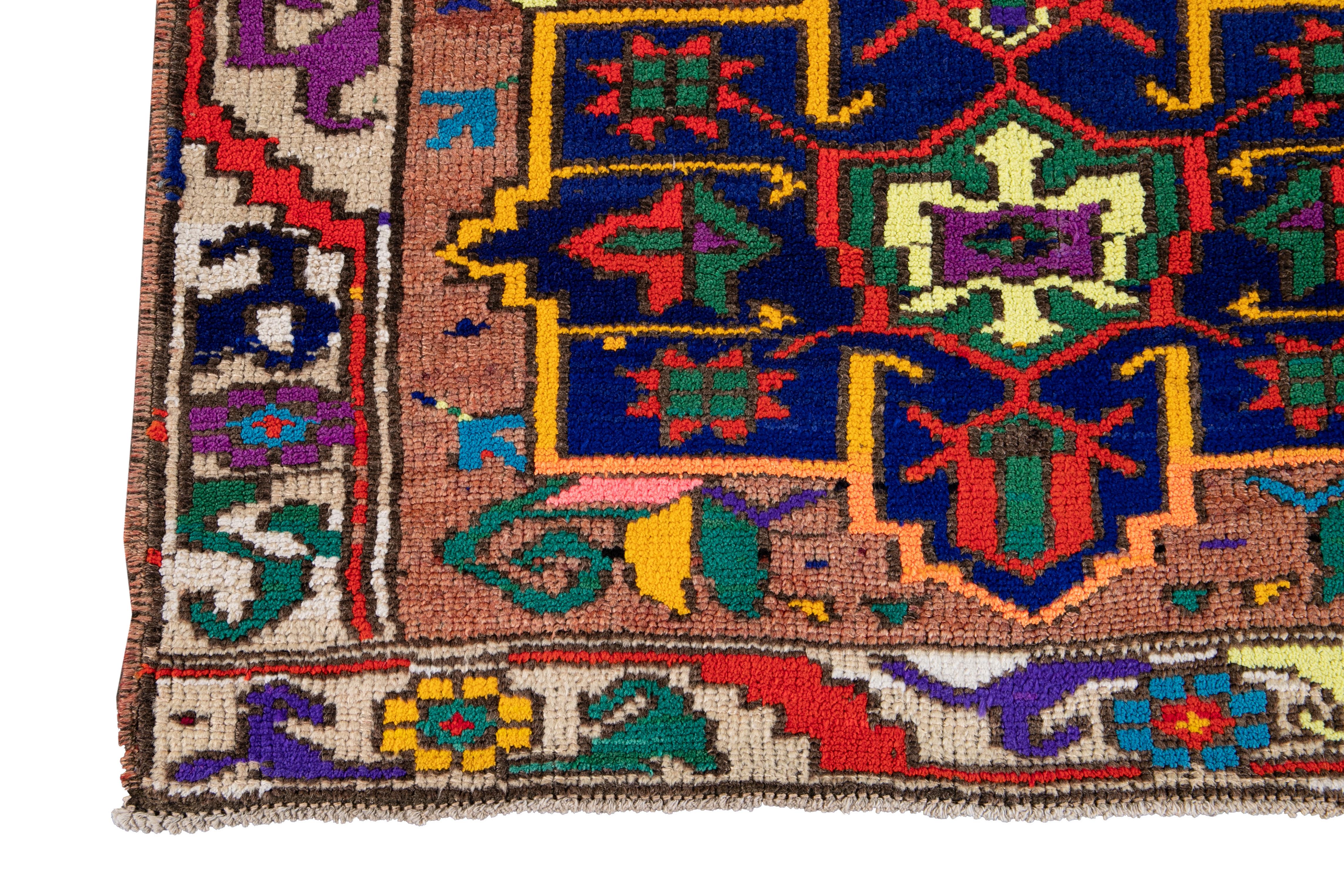 20ième siècle Tapis de couloir turc vintage en laine du milieu du XXe siècle en vente