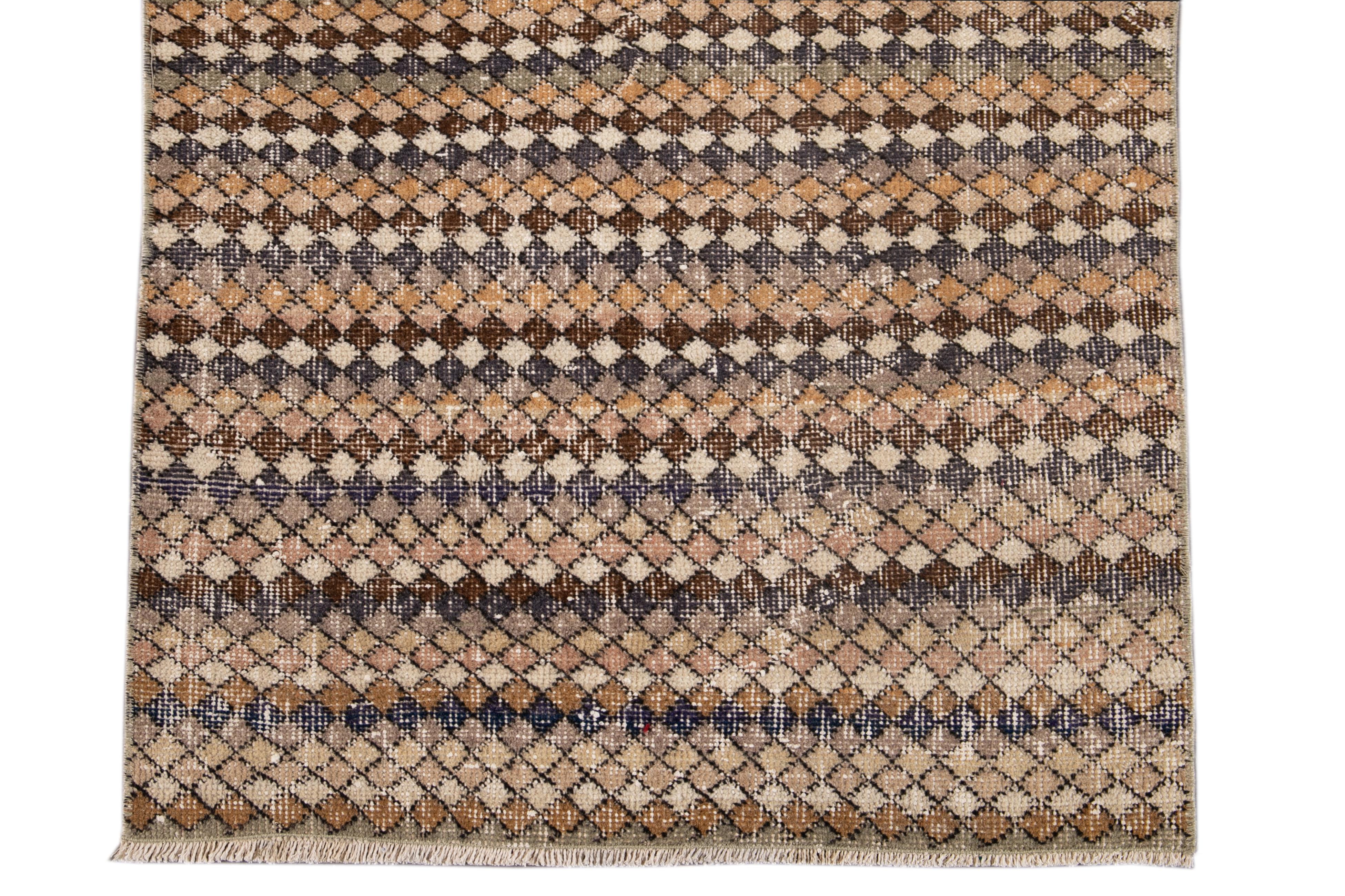 Mid-20th Century Vintage Turkish Wool Runner Rug For Sale 5