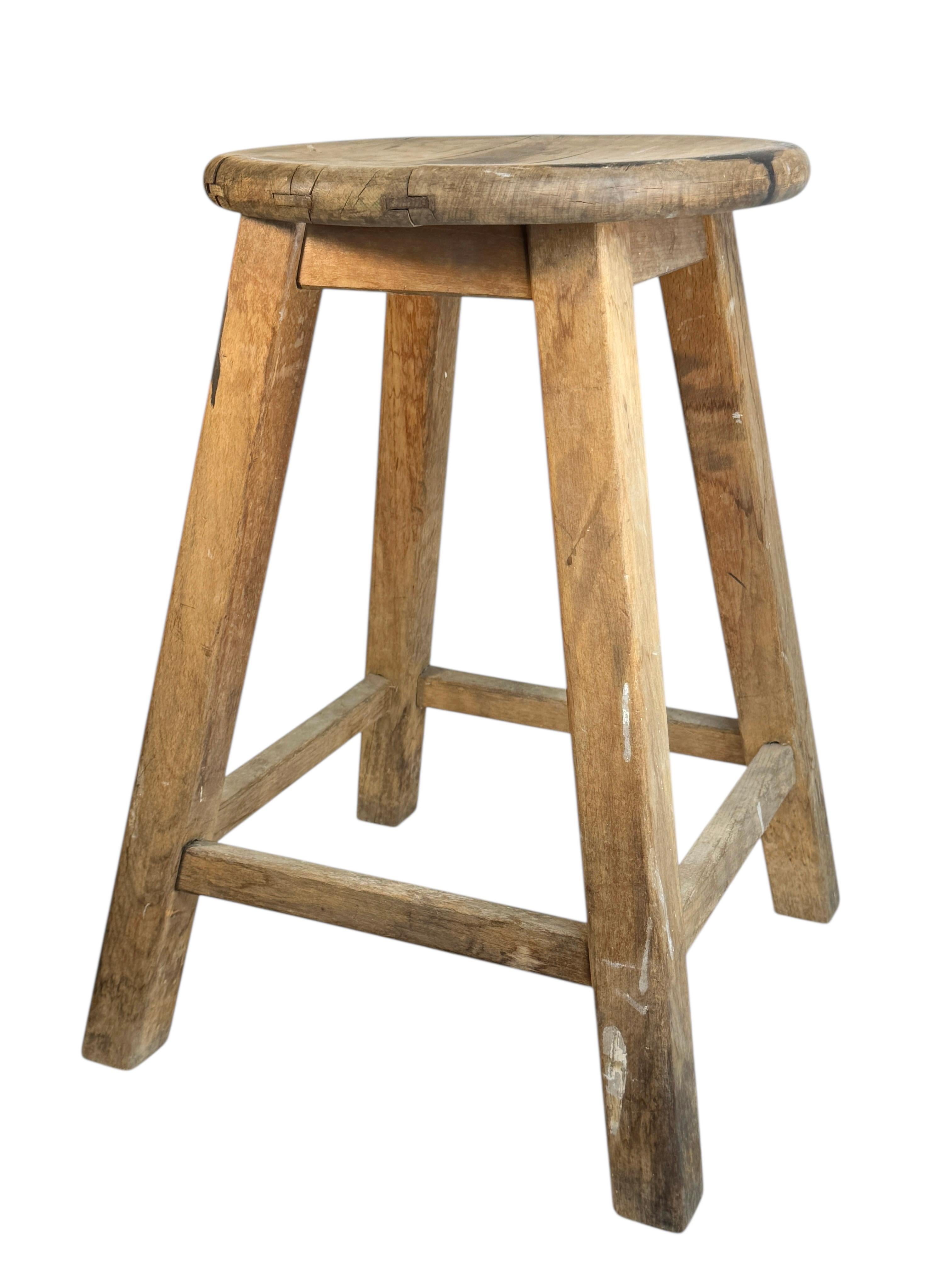 Metallo Sgabello da officina a 4 gambe Wabi Sabi della metà del XX secolo, Folkart austriaco 1950 circa in vendita