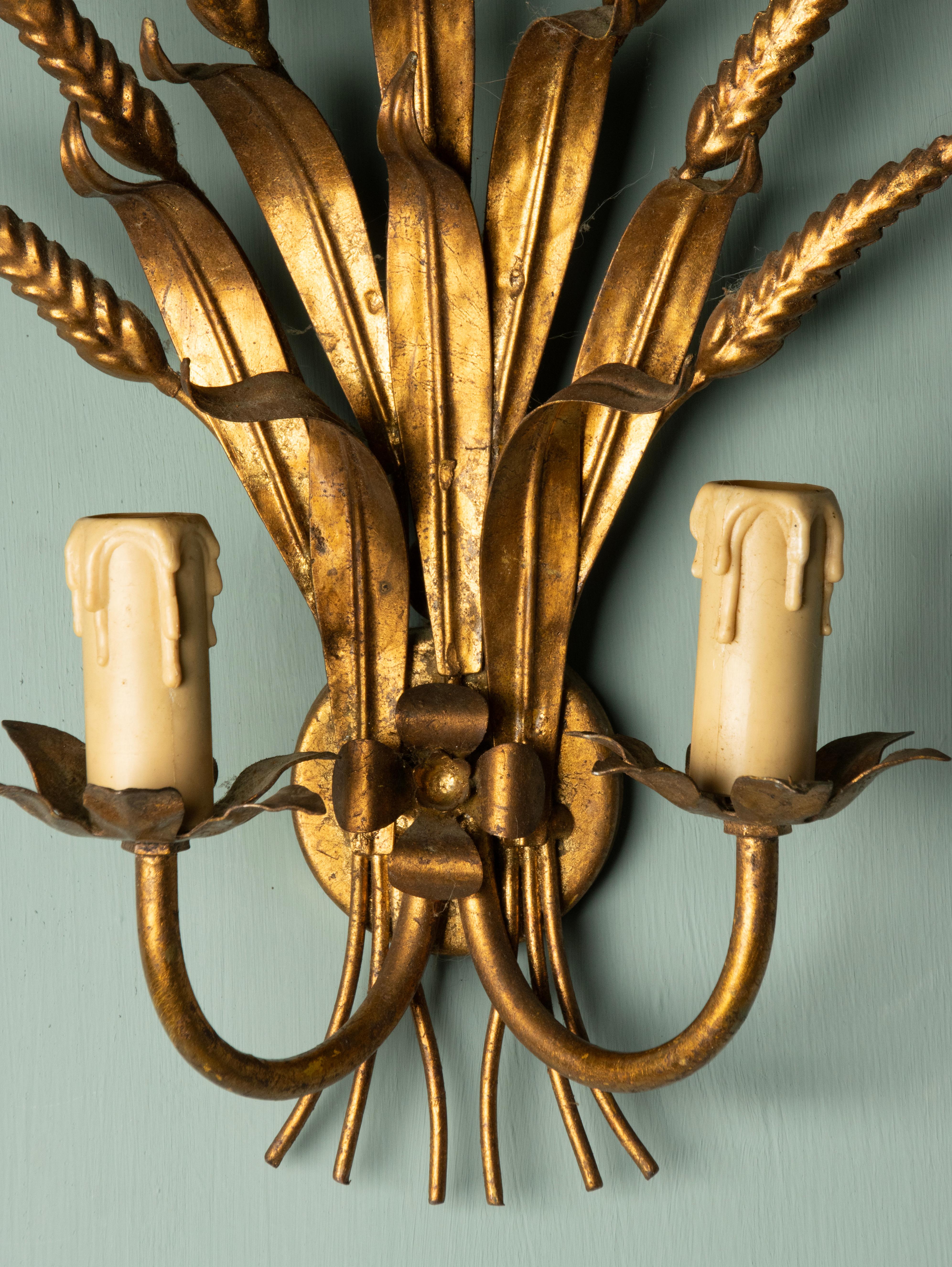 Allemand Appliques murales du milieu du XXe siècle - Style Coco Chanel - Laiton doré - Gerbe de blé en vente