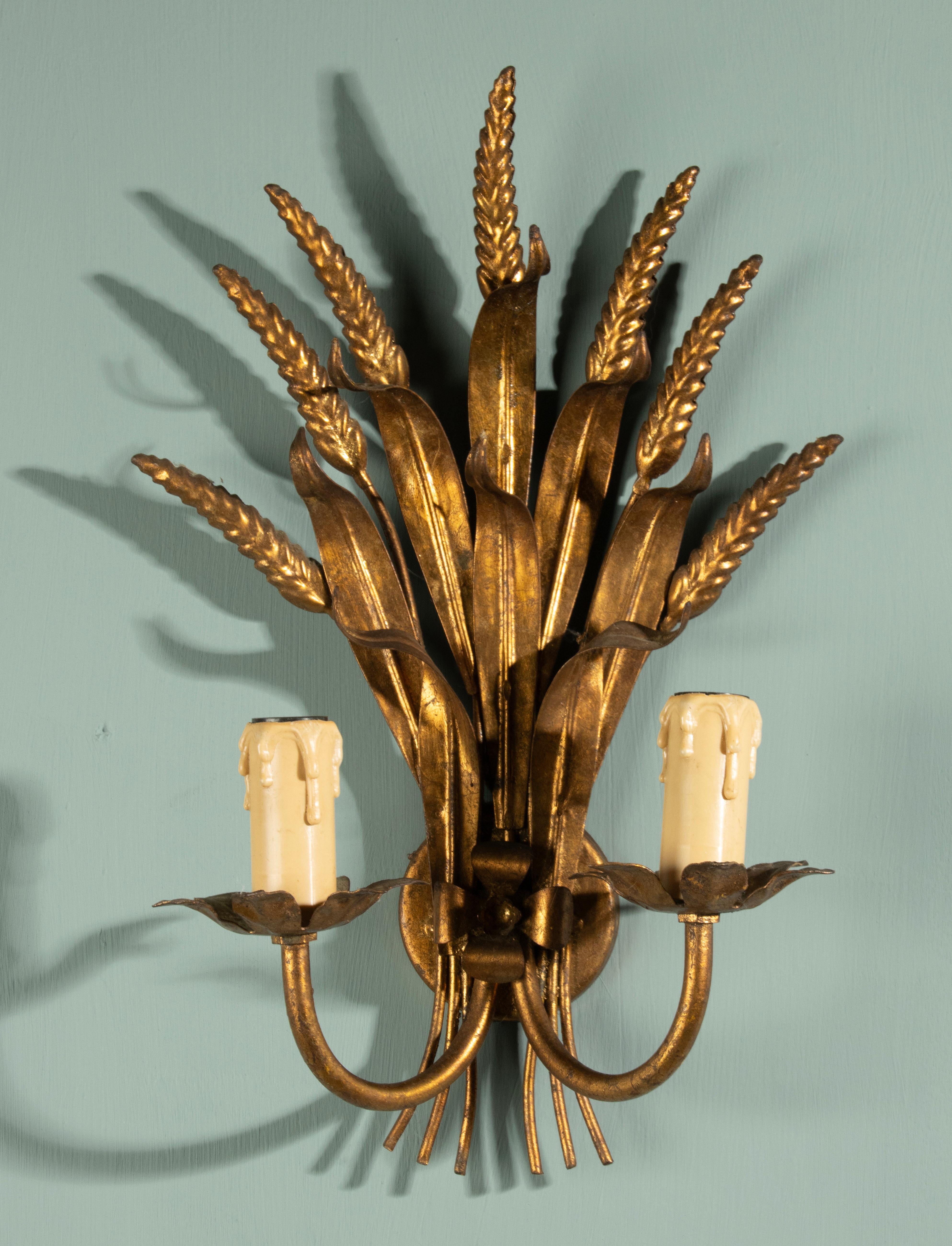 Fait main Appliques murales du milieu du XXe siècle - Style Coco Chanel - Laiton doré - Gerbe de blé en vente