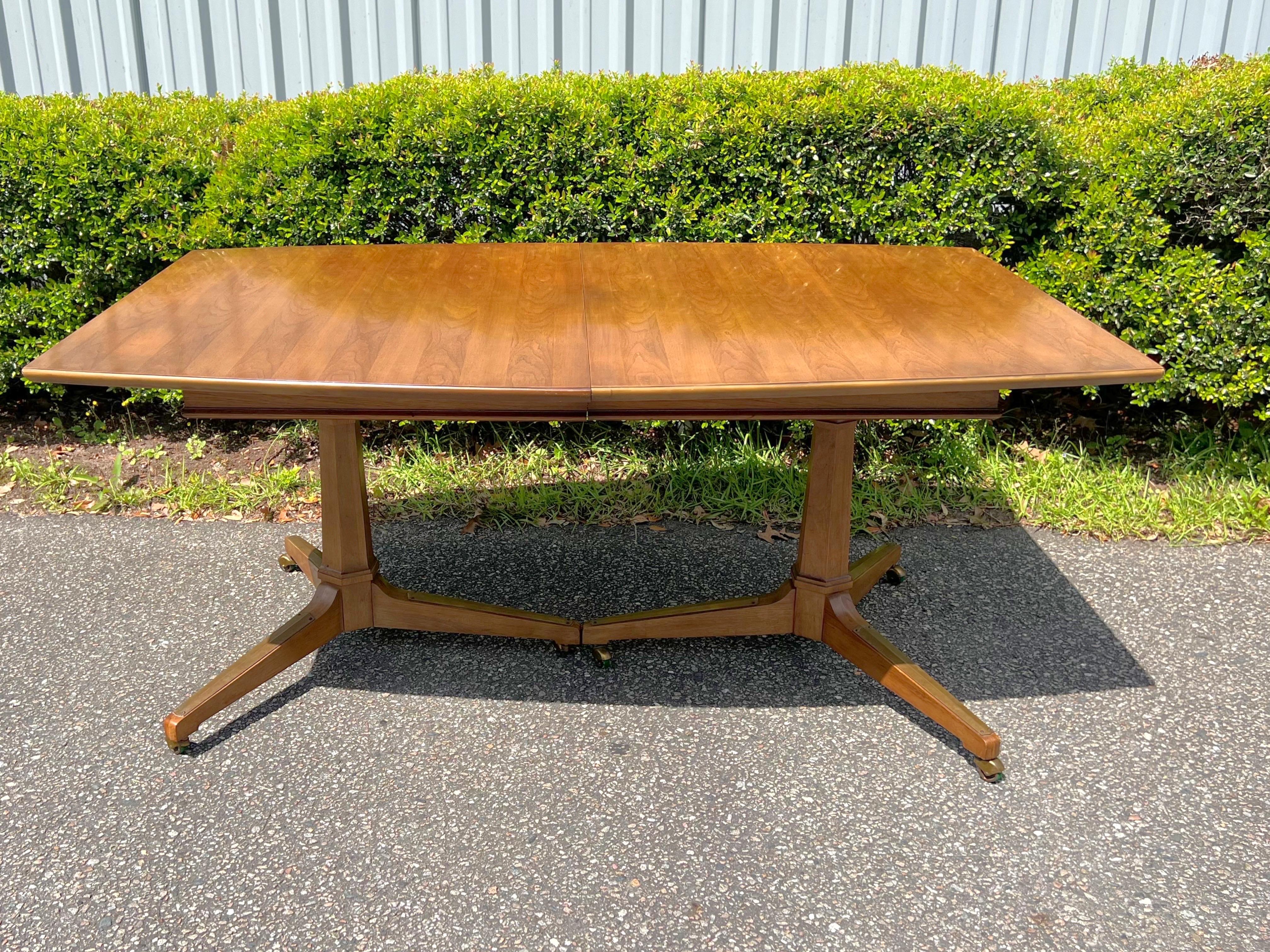 Mid-20th Century Walnut and Brass Dining Table For Sale 3