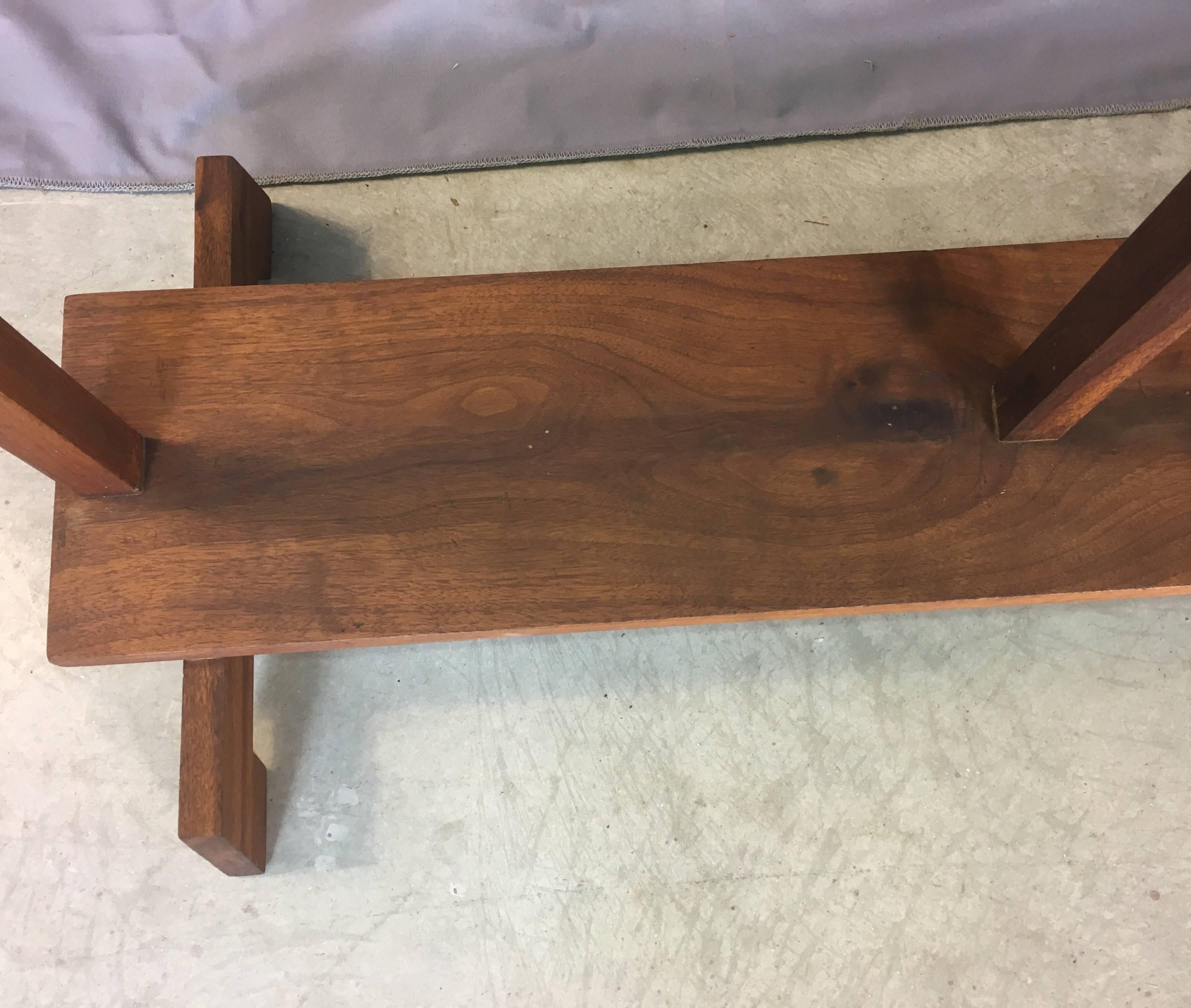Mid-20th Century Walnut Wood Display Shelf In Excellent Condition For Sale In Amherst, NH