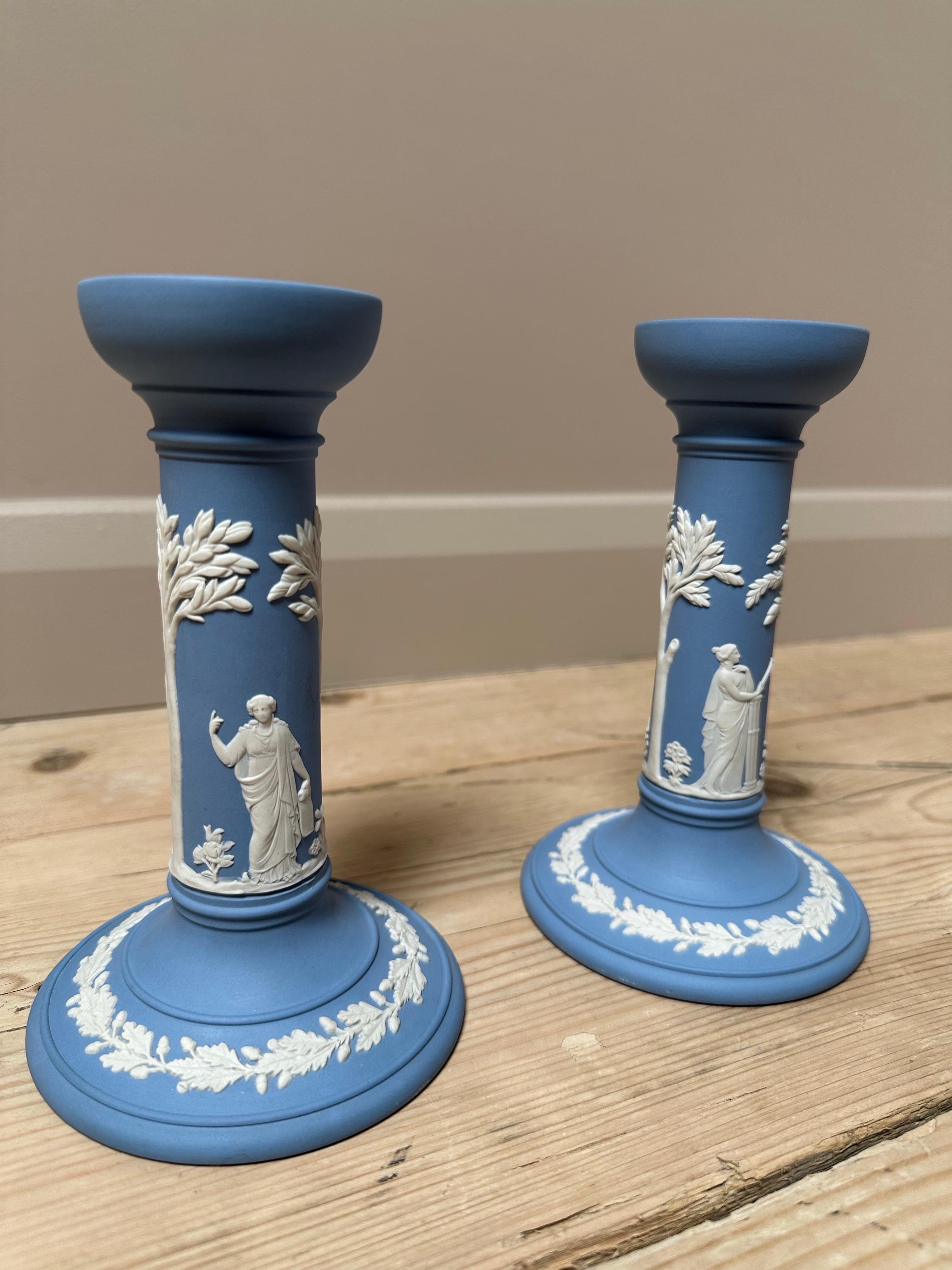 Neoklassizistische Kerzenständer aus blauem und weißem Jaspisholz von Wedgwood aus der Mitte des 20. Jahrhunderts im Angebot 4