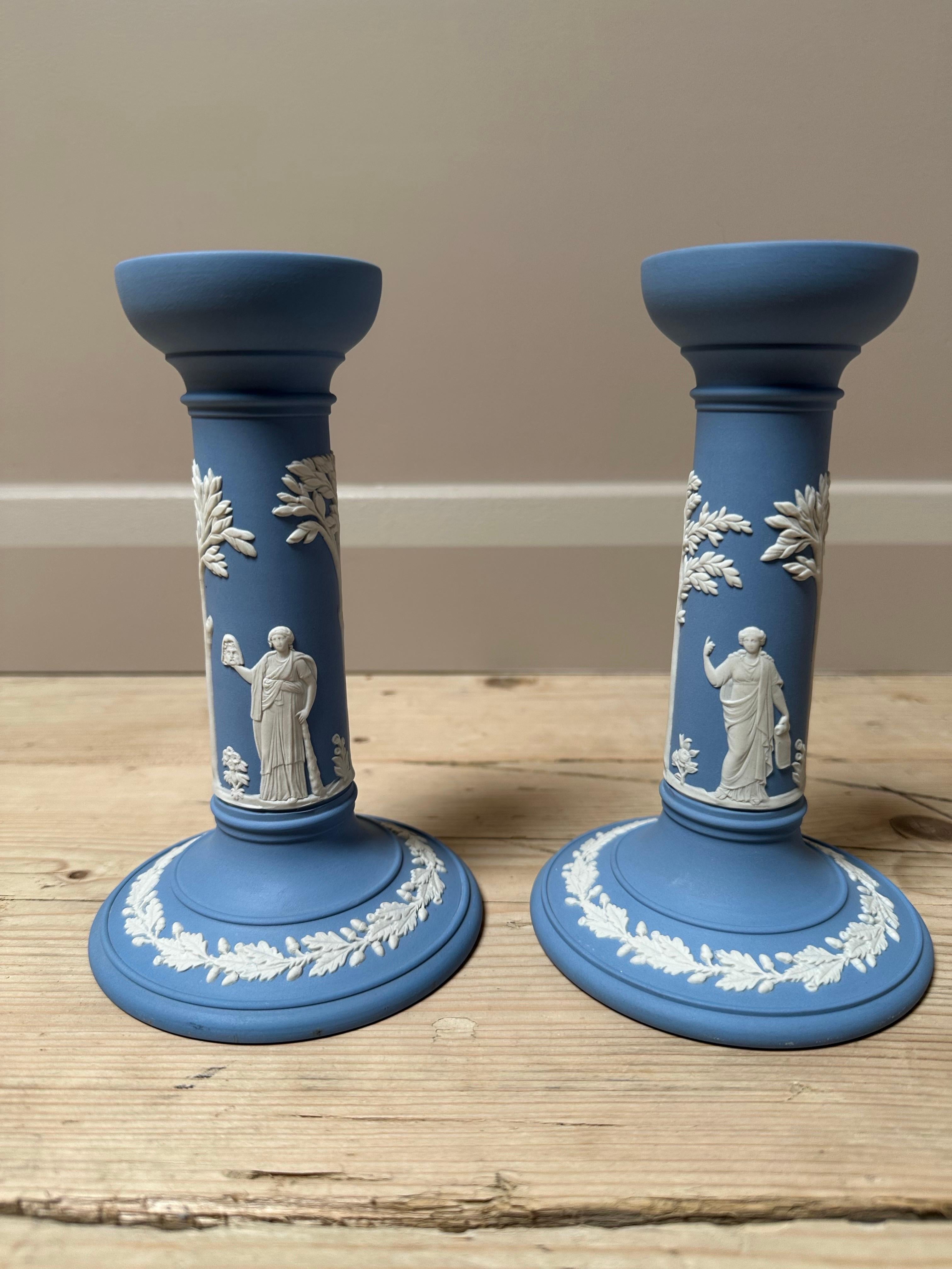 Neoklassizistische Kerzenständer aus blauem und weißem Jaspisholz von Wedgwood aus der Mitte des 20. Jahrhunderts im Angebot 1