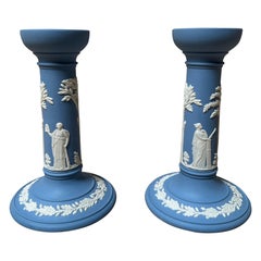 Candelieri neoclassici in diaspro bianco e blu di Wedgwood della metà del XX secolo
