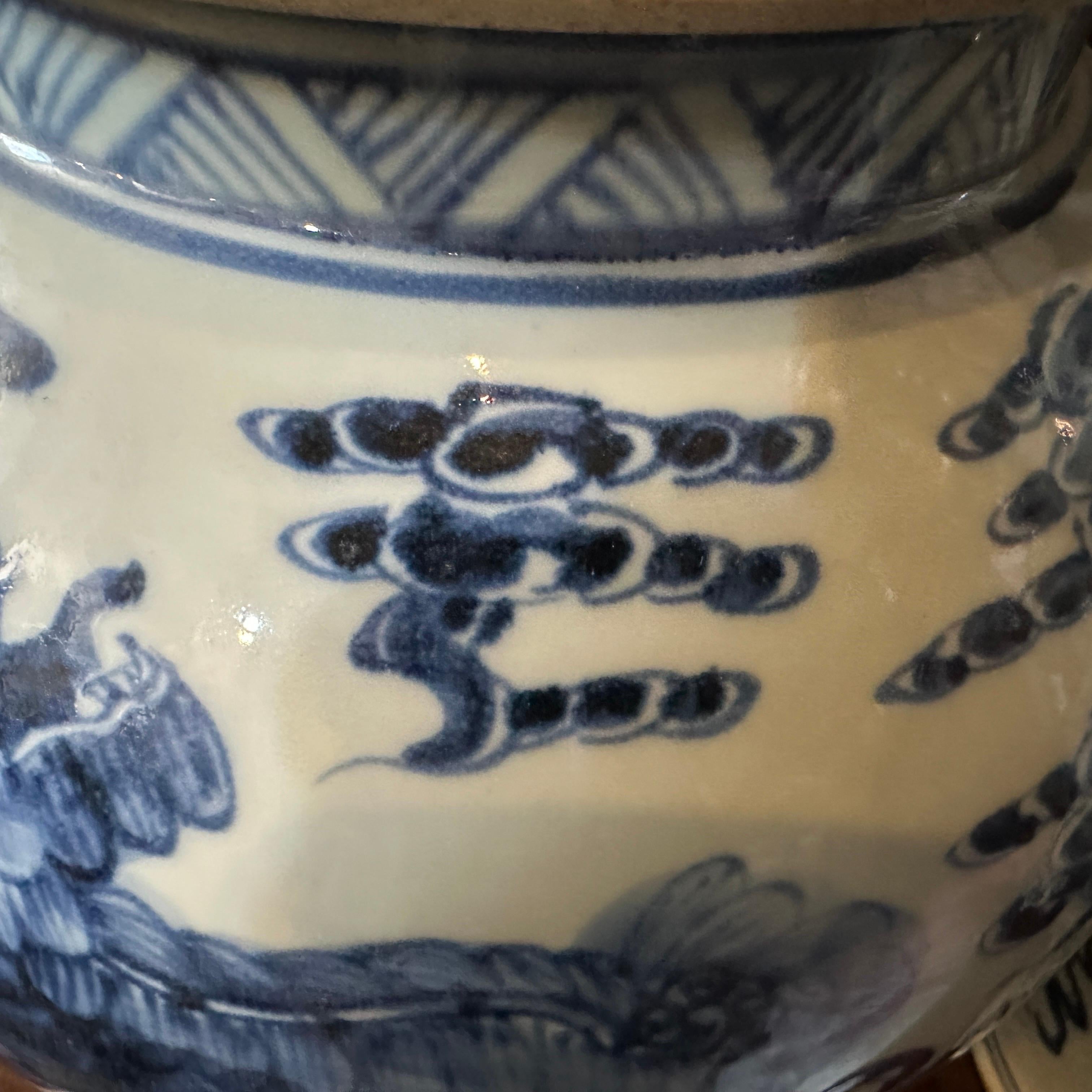 Mid-20th Century White and Blue Ceramic Chinese Ginger Jars 7