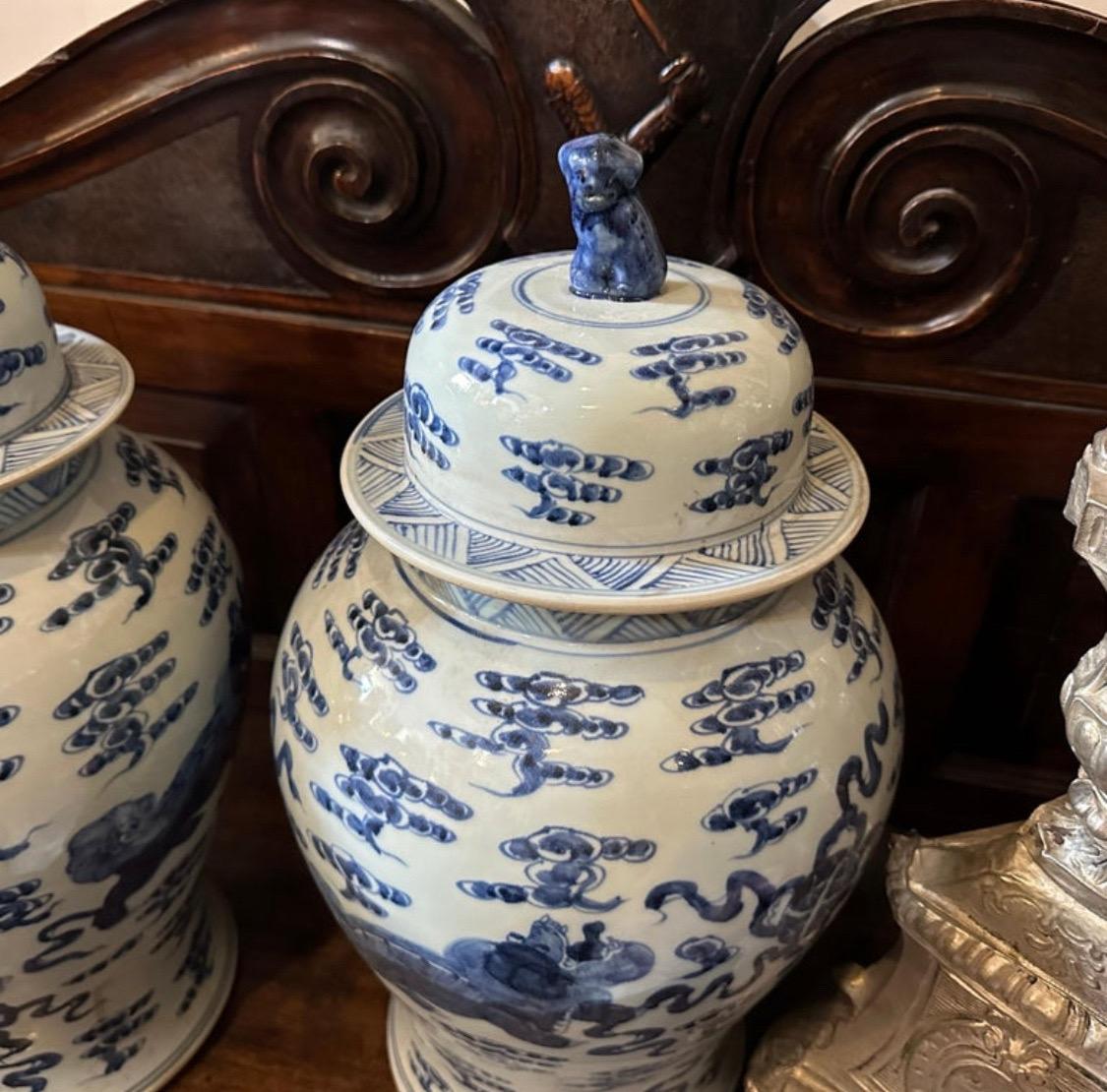 Hand-Crafted Mid-20th Century White and Blue Ceramic Chinese Ginger Jars For Sale