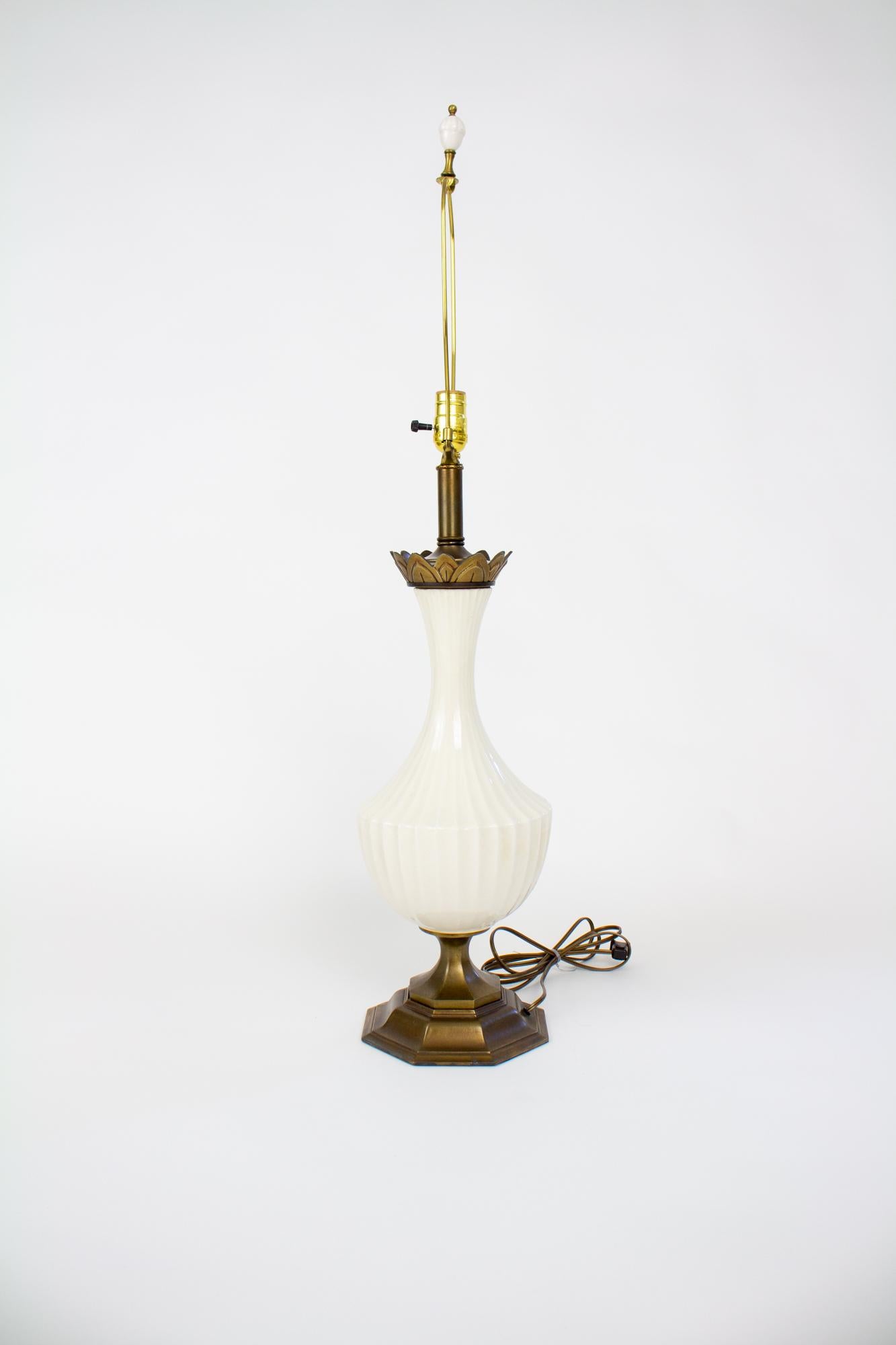 American Mid 20th Century White Crackle Glaze Table Lamp For Sale