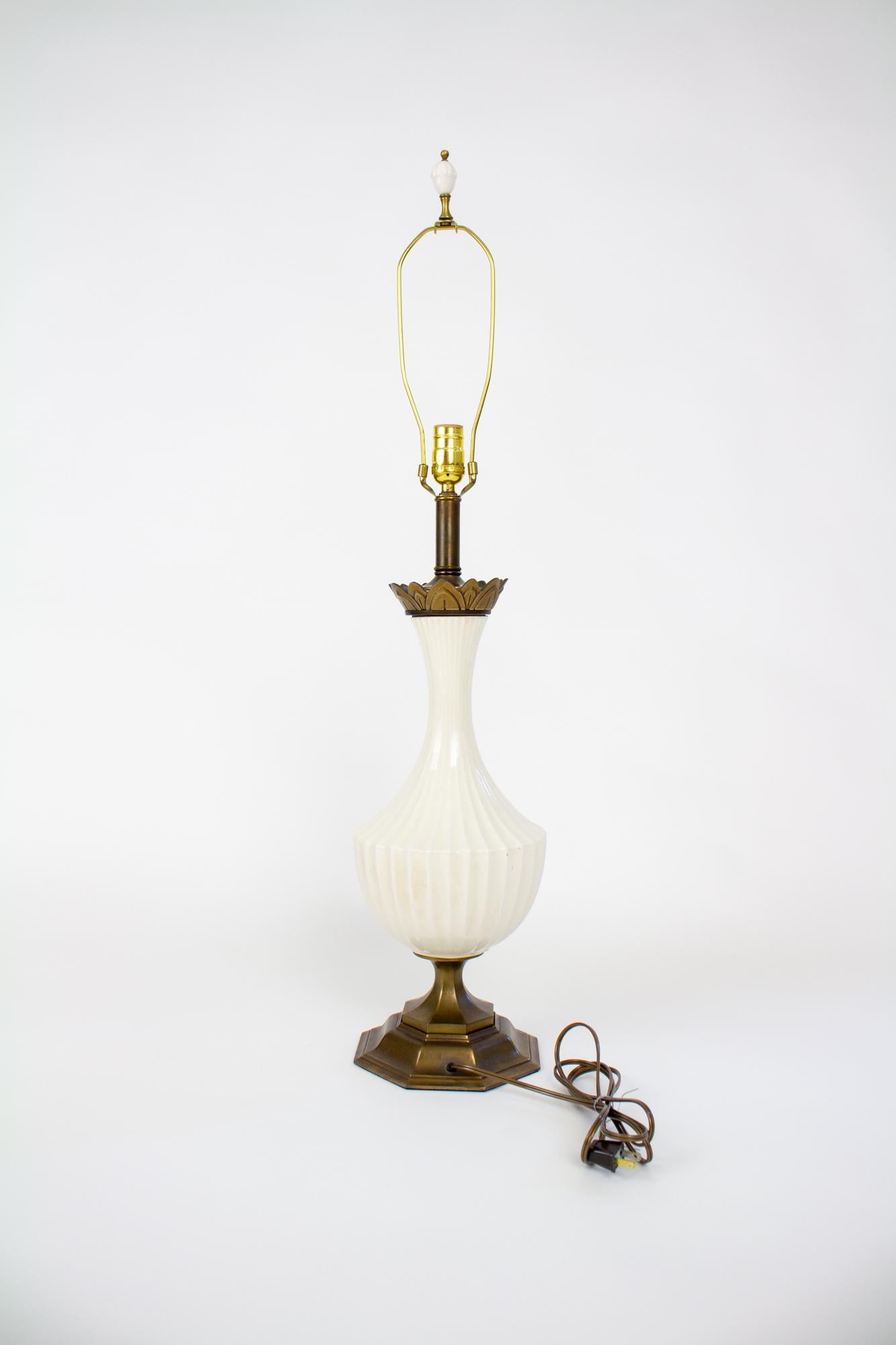 Mid 20th Century White Crackle Glaze Table Lamp In Good Condition For Sale In Canton, MA